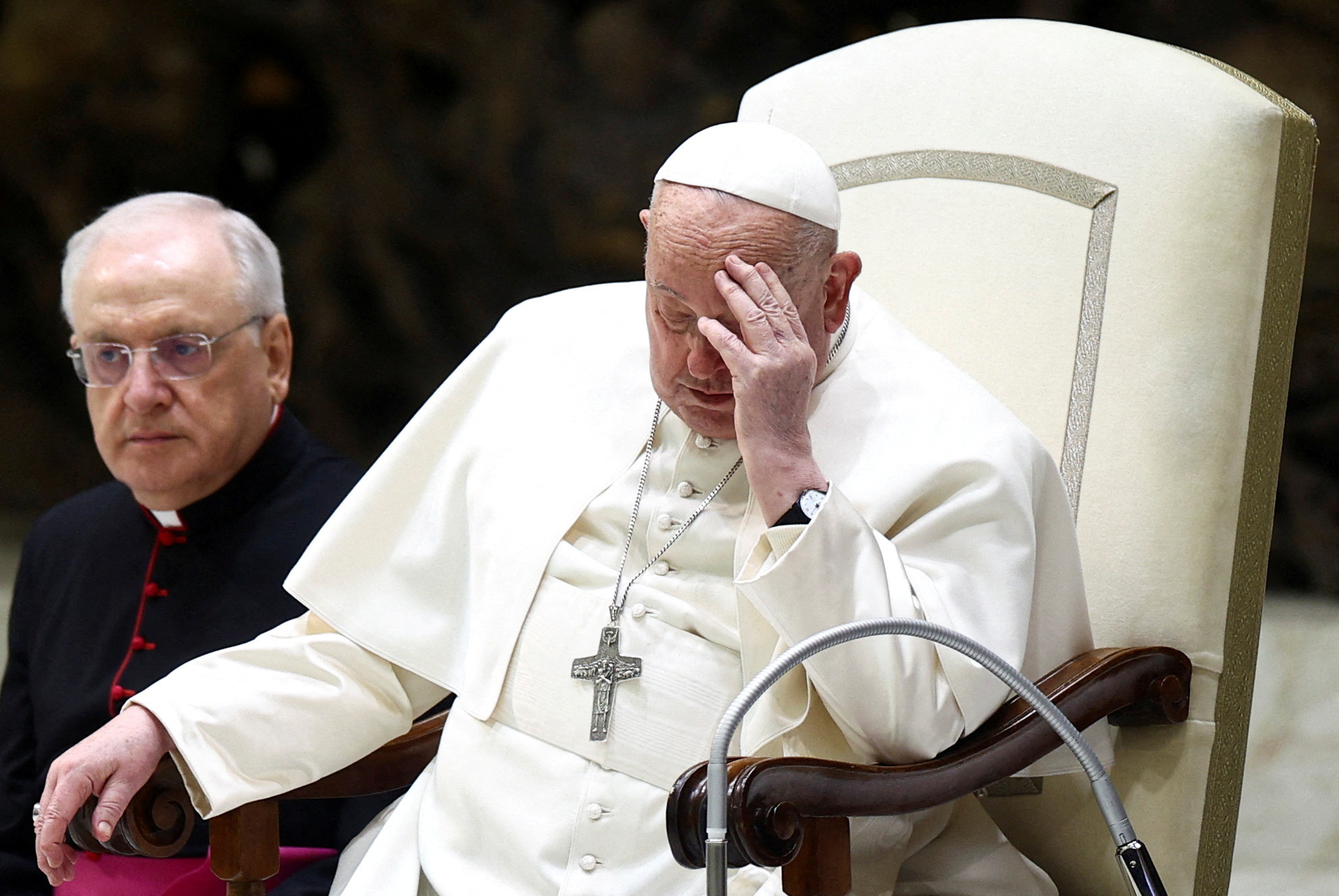 Papa Francis, Vatikan, Sağlık Durumu, Hastanede Yatış, Solunum Yolu Enfeksiyonu, Mesleksel Aktiviteler, Emeklilik Söylentileri