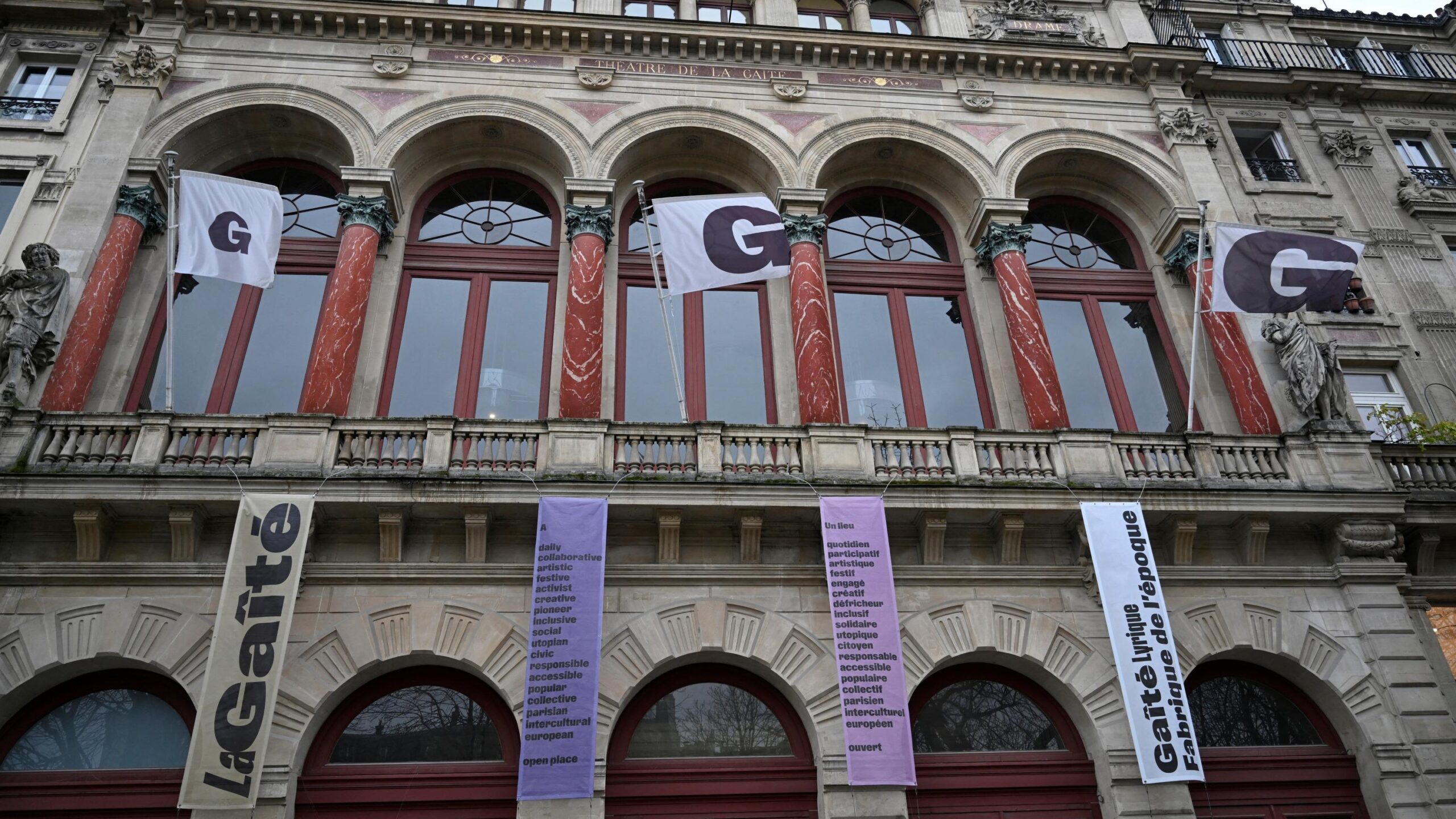 Paris, Göçmenler, Gaîté Lyrique Tiyatrosu, Miting, Barınma, İnsan Hakları