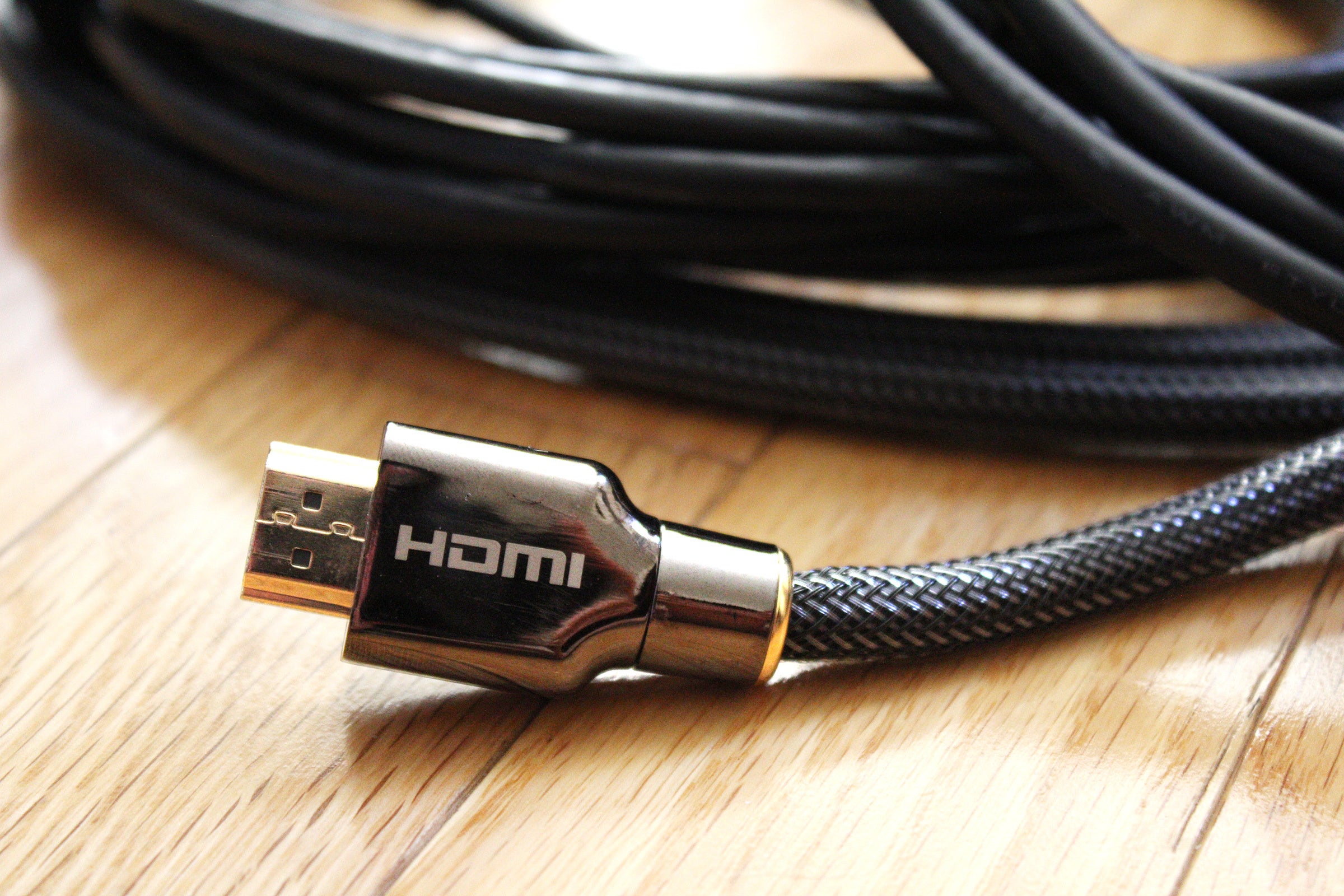 HDMI kablo, HDMI versiyon, HDMI'a uygun özellikleri göstermeyen HDMI kablolar, HDMI kablosunun performansı, DisplayPort kablo, USB-C'den HDMI'a kablo, HDMI kablosu için uzunluk seçenekleri