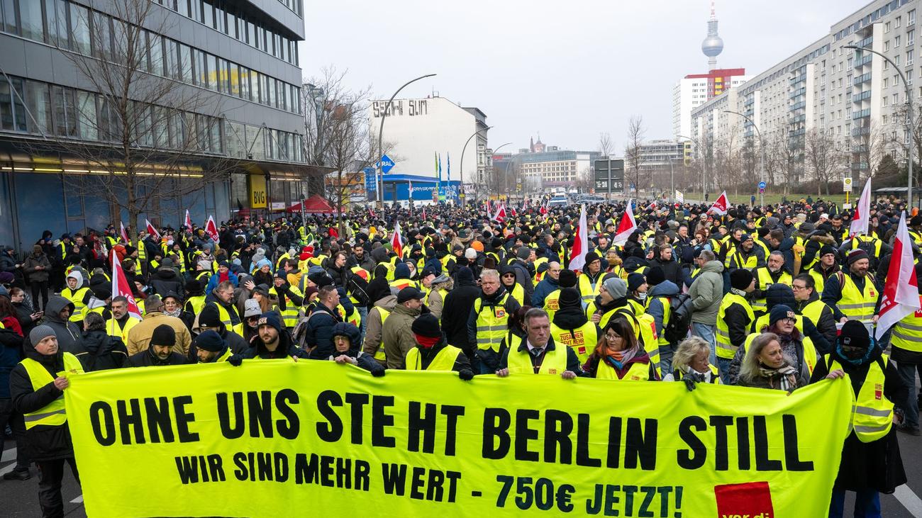 Berlin toplu taşıma, Verdi grevi, ulaşım aksaklığı, maaş zammı talebi, kamu personeli eylemi