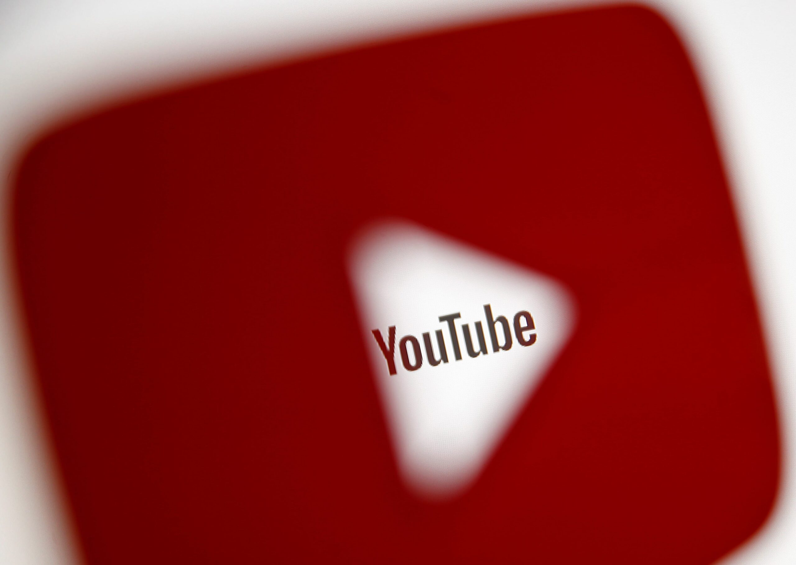 YouTube TV, Paramount, Uzun Vadeli Anlaşma, Karartma Tehlikesi, CBS, Comedy Central, Nickelodeon, MTV, Google, Blog Yazısı, Kullanıcı Seçimi, Teknoloji Haberleri, Ashley St. Clair, Elon Musk, Bebek, 2024, Kısa Vadeli Anlaşma, Siyahoutlar, Paramount Sözcüsü, E-posta Beyanı, ABD BUGÜN, Çok Yıllık Anlaşma, Genişletilmiş Akış İlişkisi, Paramount+ ile SHOWTIME, BET+, YouTube Primetime Kanalları, Nitelikli YouTube TV Müşterileri, March Madness, Masters, Jonathan Limehouse, ABD BUGÜN Haberleri, JRimehouse@gannett.com