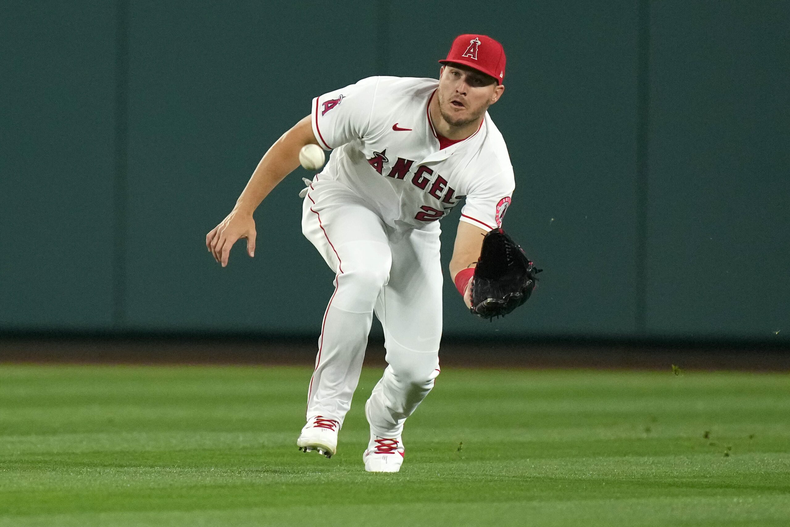 Mike Trout, Los Angeles Angels, sakatlıklar, pozisyon değişikliği, sağ saha, DH, MVP, All-Star, Hall of Fame, Ron Washington, Perry Minasian, Torii Hunter, Joe Maddon