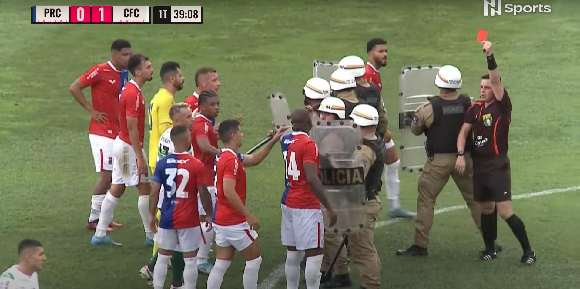 Brezilya futbolu, futbol hakemleri, Matheus Bortolini, Diego Ivo, Paraná Clube, Coritiba FC, Paraná eyalet şampiyonası