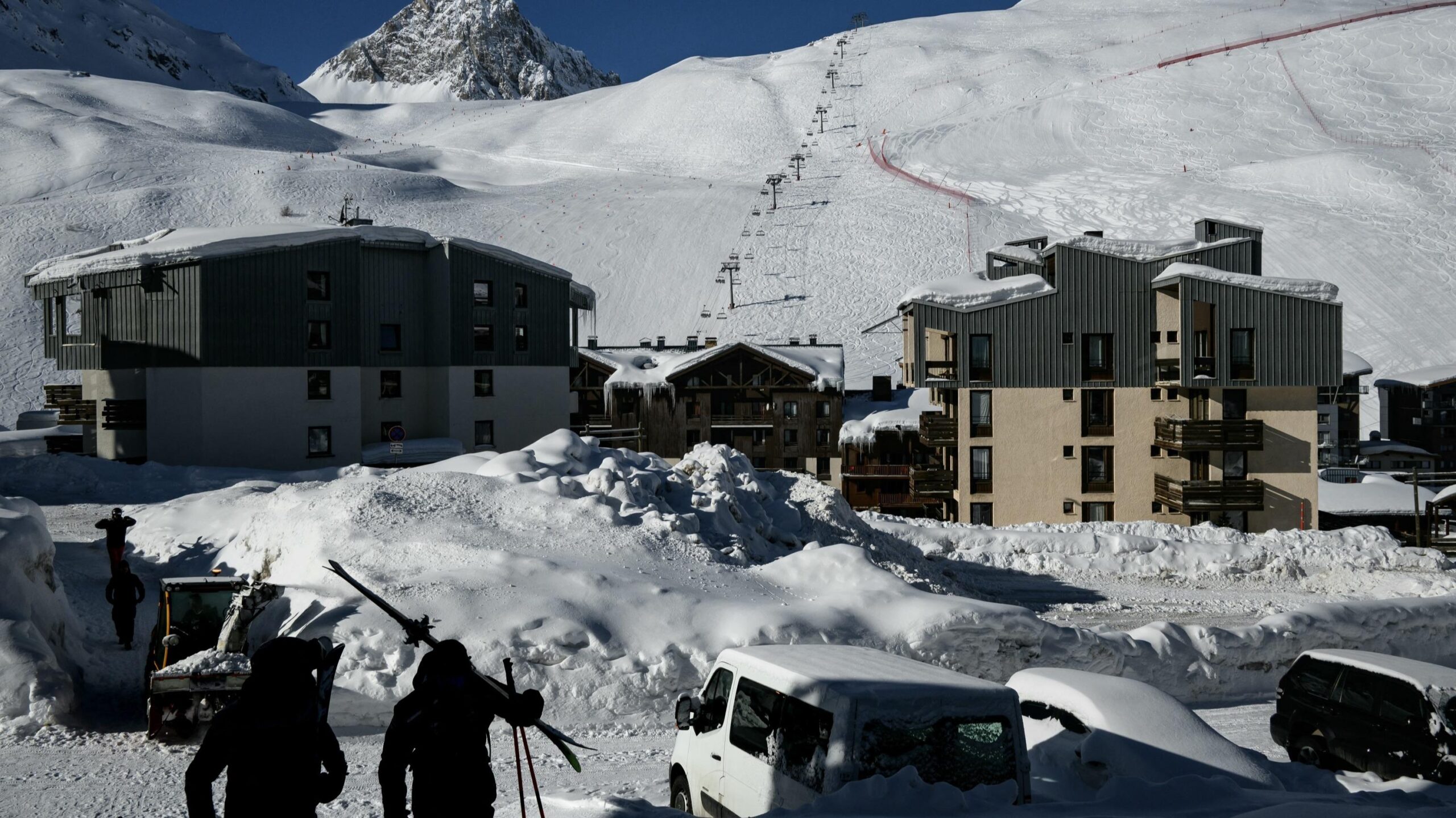 Dağ evlerinin başındaki Demokles'in kılıcı, enerji etiketi, kira yasası, Le Meur yasası, kayak merkezleri, termal sızıntı, Fnaim Savoie Mont Blanc