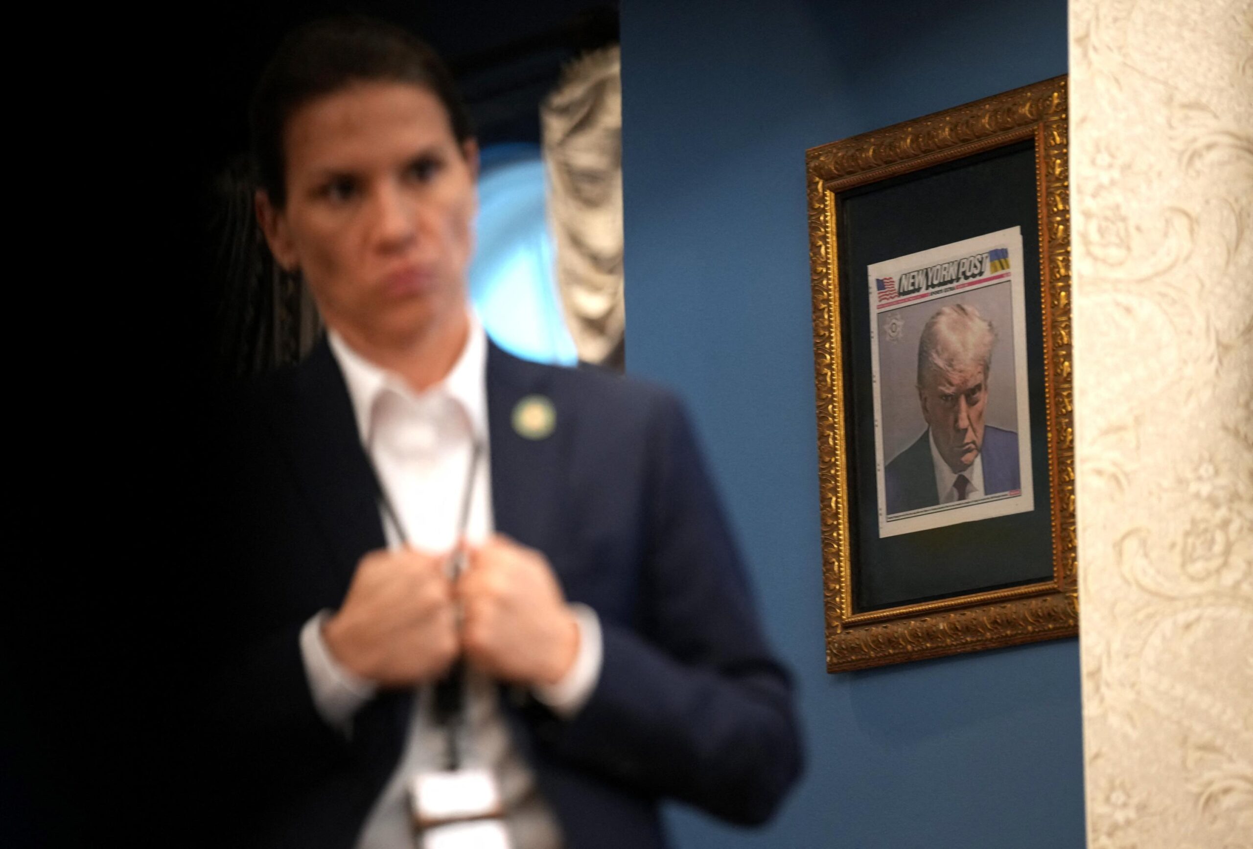 Donald Trump, Beyaz Saray, Mug Shot, ABD Başkanı, Mugshot'un Sergilenmesi, Fulton İlçe Hapishanesi, New York Post, Coca-Cola Light, Benjamin Franklin, Thomas Jefferson, Alexander Hamilton