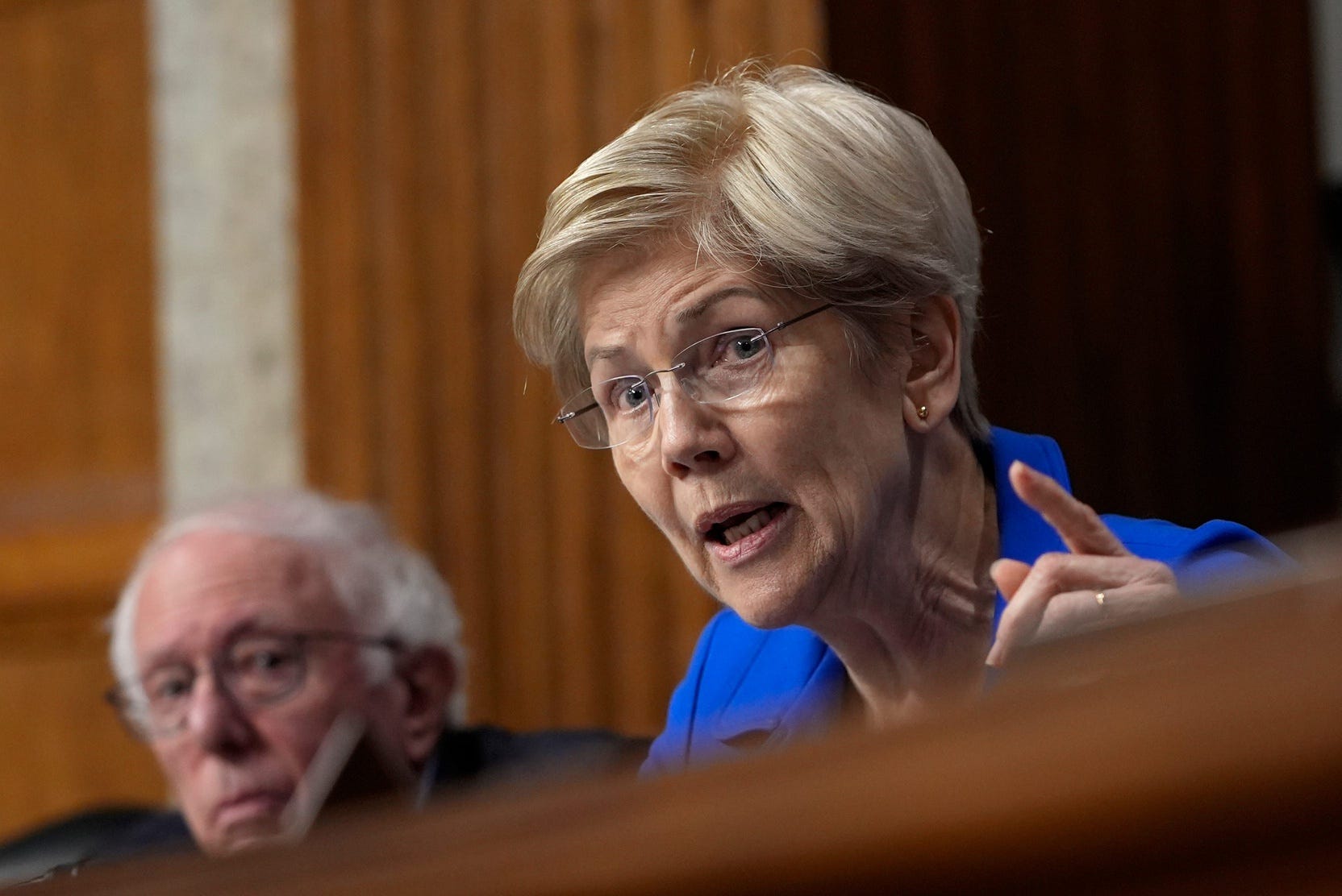 Elizabeth Warren, sahte alıntılar, anayasa, vergi harcamaları, Elon Musk, kamu konutları, Trump