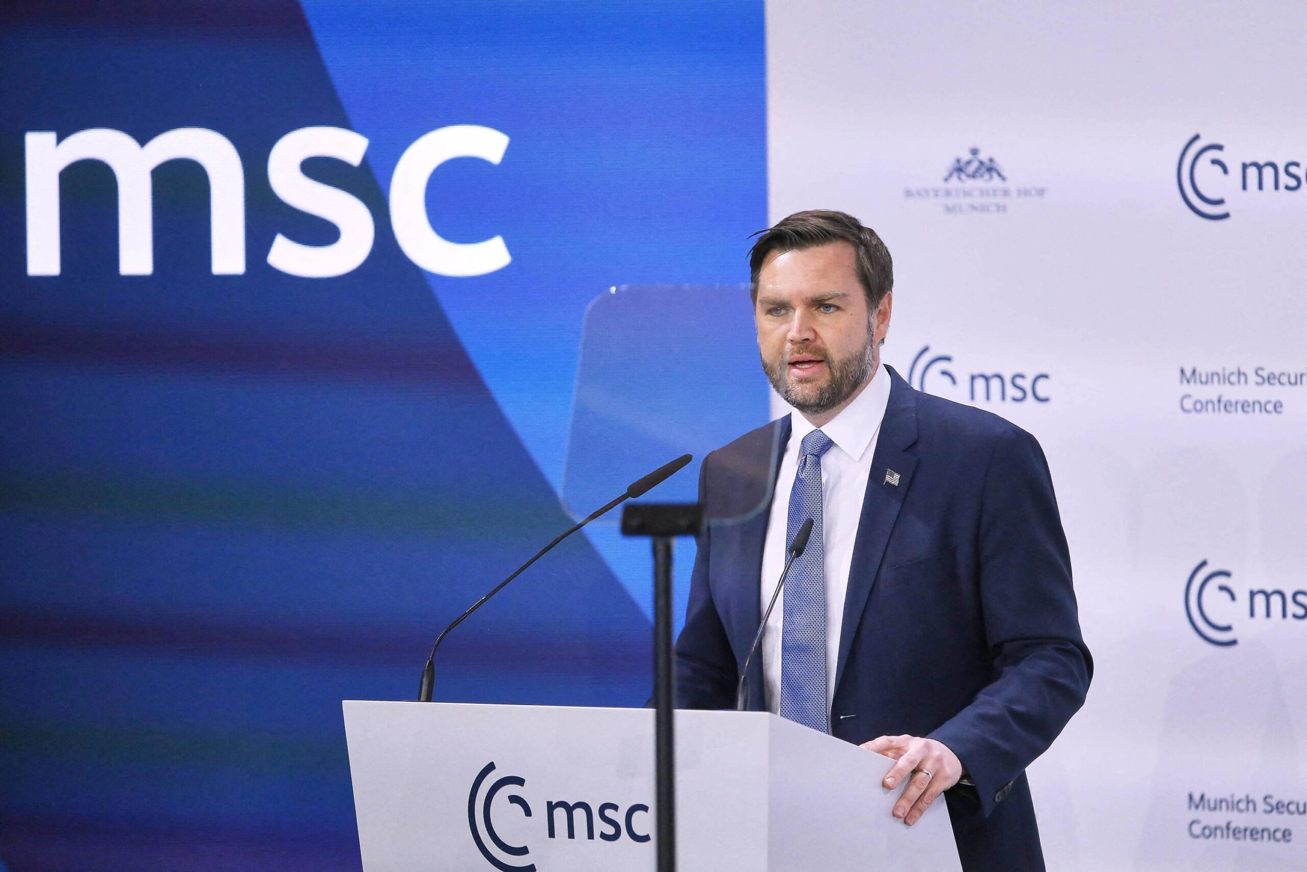 Siyasi kutuplaşma, Demokrasi, Avrupa, Elitler, Halk arasındaki güven çatışması, JD Vance, Kelime özgürlüğü, Sosyal bağlam