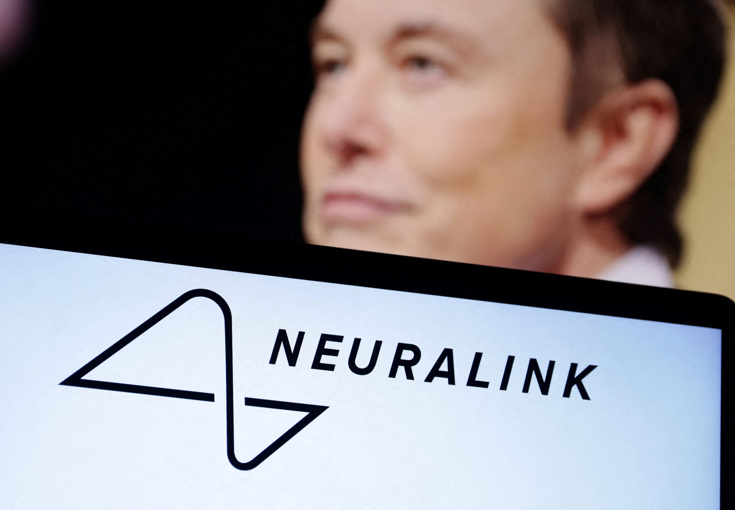 Elon Musk, Neuralink, Gıda ve İlaç Dairesi, Beyin implantı, Tıbbi cihaz incelemeleri, Trump, Devlet harcamalarında kesintiler, Tesla, SpaceX
