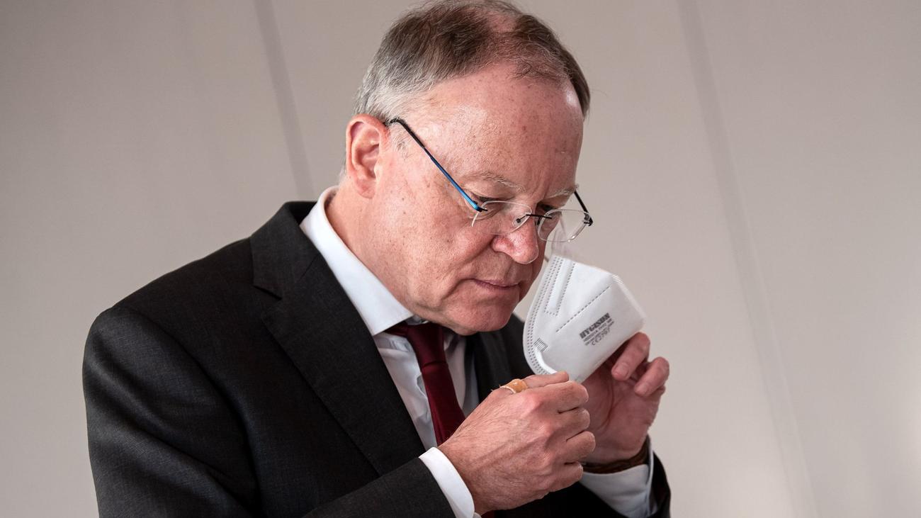 Corona, Niedersachsen, Stephan Weil, Krisenmanagement, Corona-Maßnahmen, Schulschließungen, Alten- und Pflegeheime, Kontaktbeschränkungen, Einsamkeit, Verlassenheitsgefühle, Pandemie
