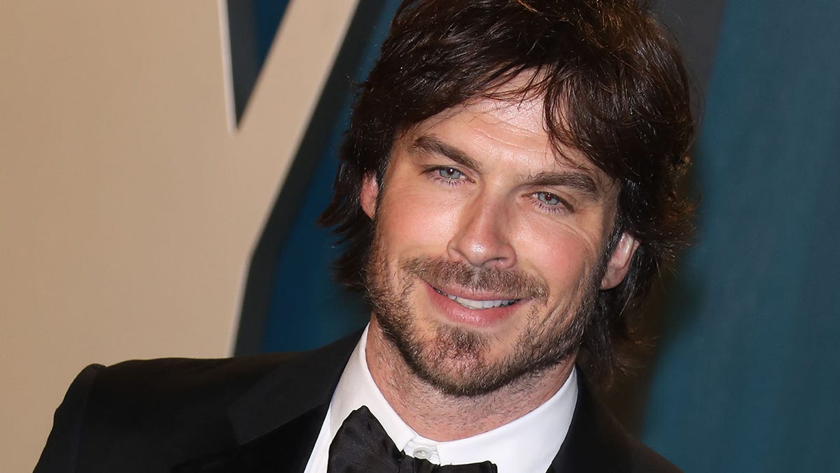İan Somerhalder, Vampir Günlükleri, çiftlik hayatı, Hollywood, kardeş tahvil burbon, Paul Wesley, Nina Dobrev, Candice King, Kat Graham, Fred Minnick, New Orleans Bourbon Festival, Super Bowl LIX, toprak, gıda, içecek, topluluk, ekonomi, eğitim sistemleri, su sistemleri