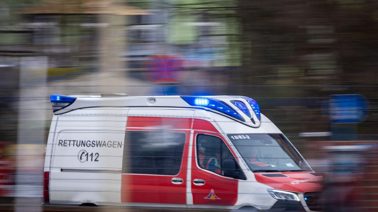 Wolgast, Okul Otobüsü Kazası, Yaralı Yaşlı Adam, Öğrenciler Yaralanmadı, Otomobil Sürücüsü Gözaltında, Mümkün Bedensel Kusurlar, Yol Trafik Tehlikeliliği