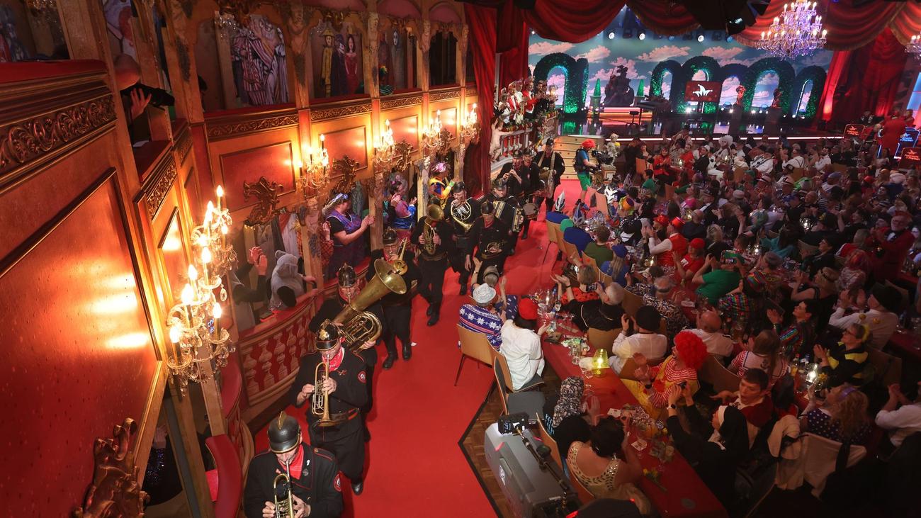 Frankenfasching, Fastnacht in Franken, Sebastian Reich, Ines Procter, Michl Müller, Doris Paul, Timm Freyer, Pavel Sandorf, Jürgen Kirner, Markus Söder, Kostümshow