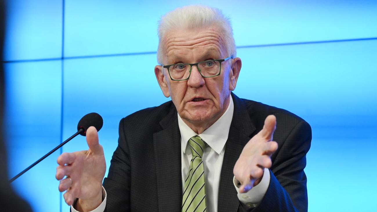 Politika Trendleri, Gençler Arasındaki Yeşillerin Düşüşü, Linkspartei'nin Popülaritesi, Winfried Kretschmann, Politik Üzerinde Sosyal Medyanın Etkisi, Heidi Reichinnek, Rezo, Greta Thunberg