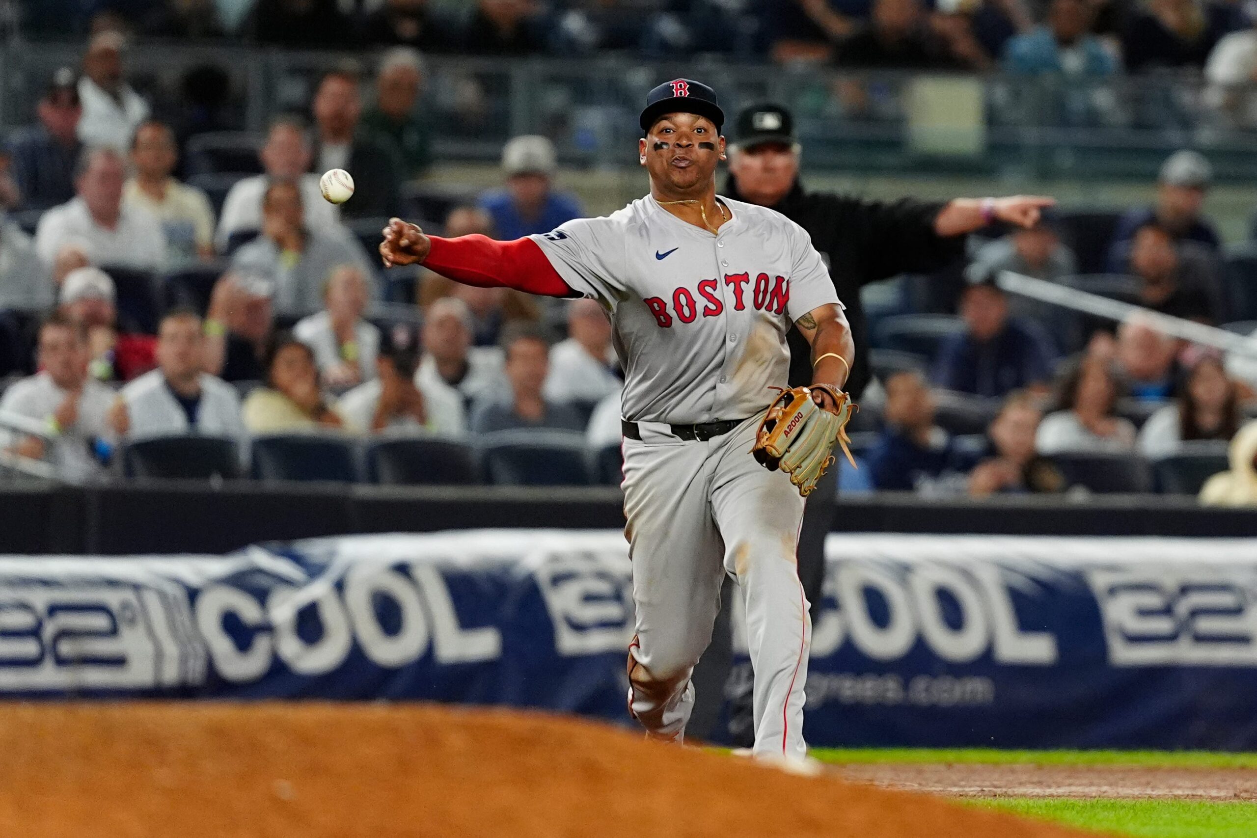 Boston Red Sox, Alex Bregman, Rafael Devers, üçüncü beyzmen, All-Star, altın eldiven, savunma metrikleri