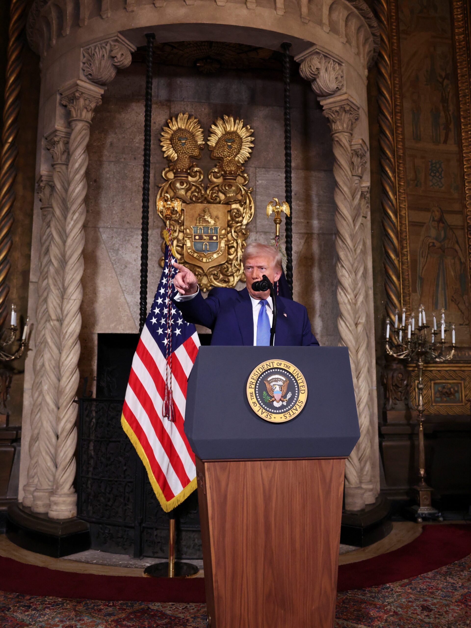 Donald Trump, otomobil tarifeleri, üretimi yurt dışından ABD'ye kaydırma, 25% gümrük vergisi, karşılıklı tarifeler, Elon Musk, DOGE