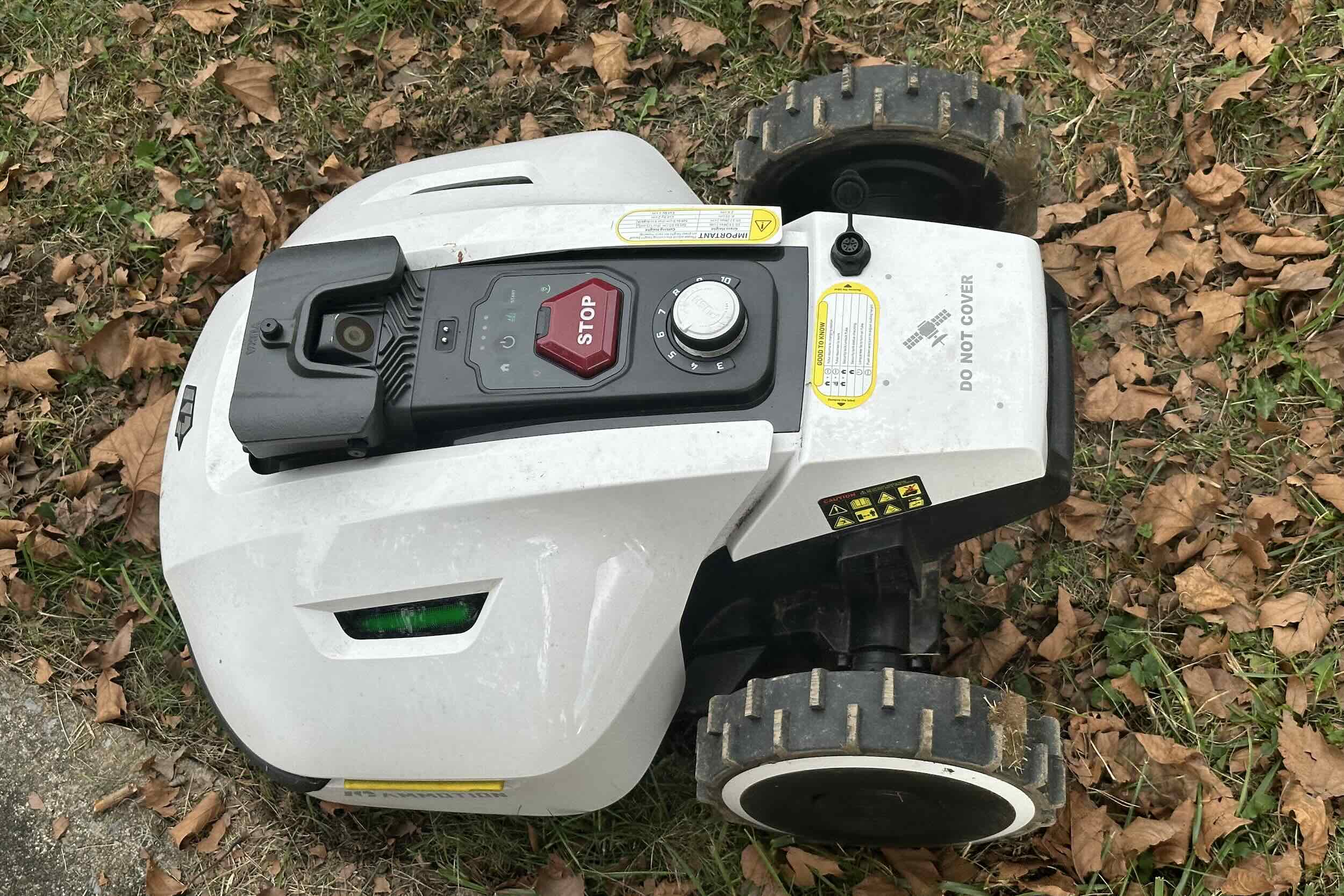 robot çim biçme makinesi, Mammotion Yuka, çim bakımı, çim biçme, otomatik çim biçme