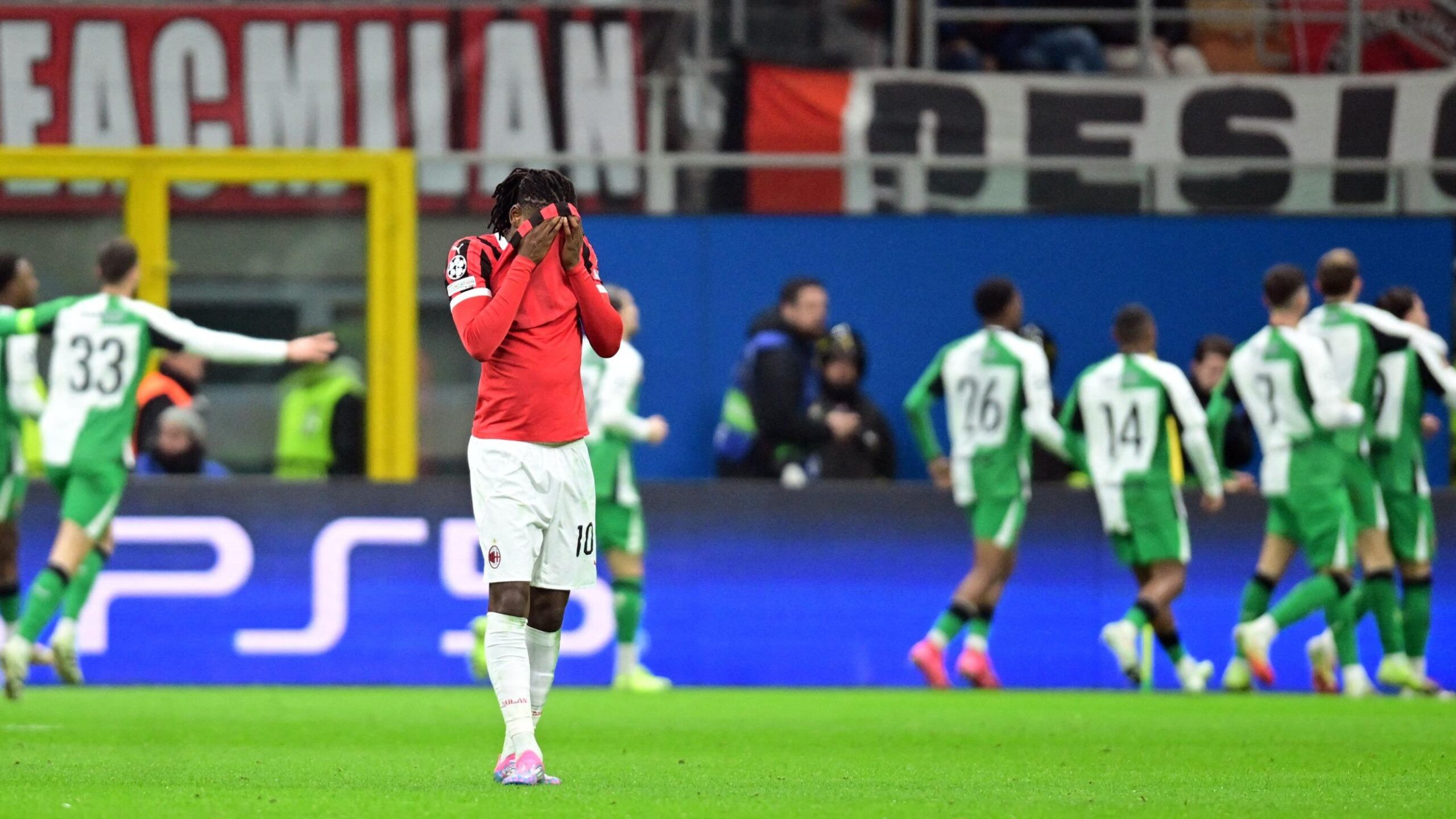 San Siro'daki Kabus, Feyenoord, AC Milan, Santiago Gimenez, Julian Carranza, Théo Hernandez, Sergio Conceiçao, Zlatan Ibrahimovic, Şampiyonlar Ligi, 8. Tur