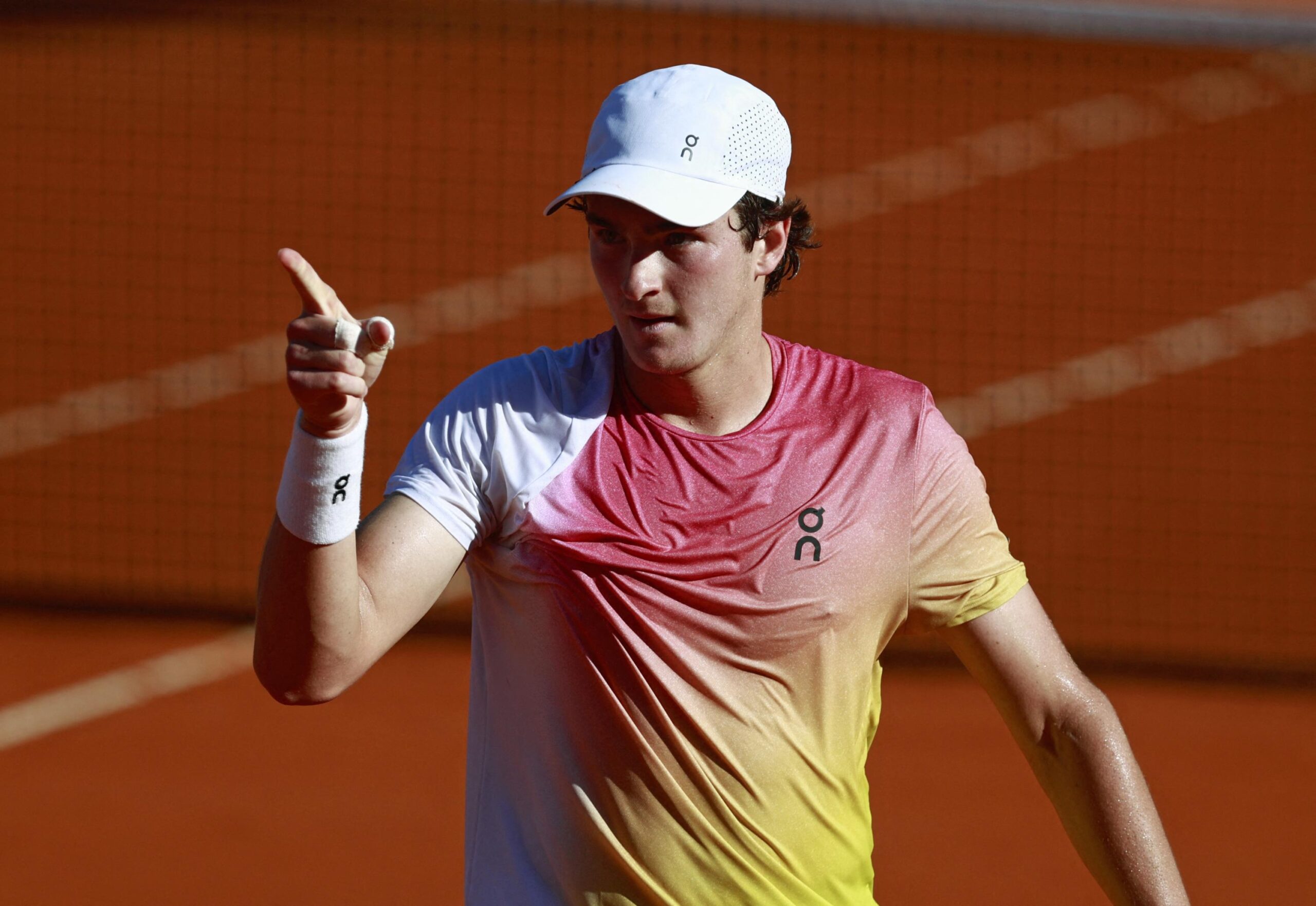 João Fonseca, Brezilya tenisi, ATP Tour, 18 yaş, genç şampiyon, Rio Açık, Francisco Cerundolo, Alexandre Muller, Gustavo Kuerten