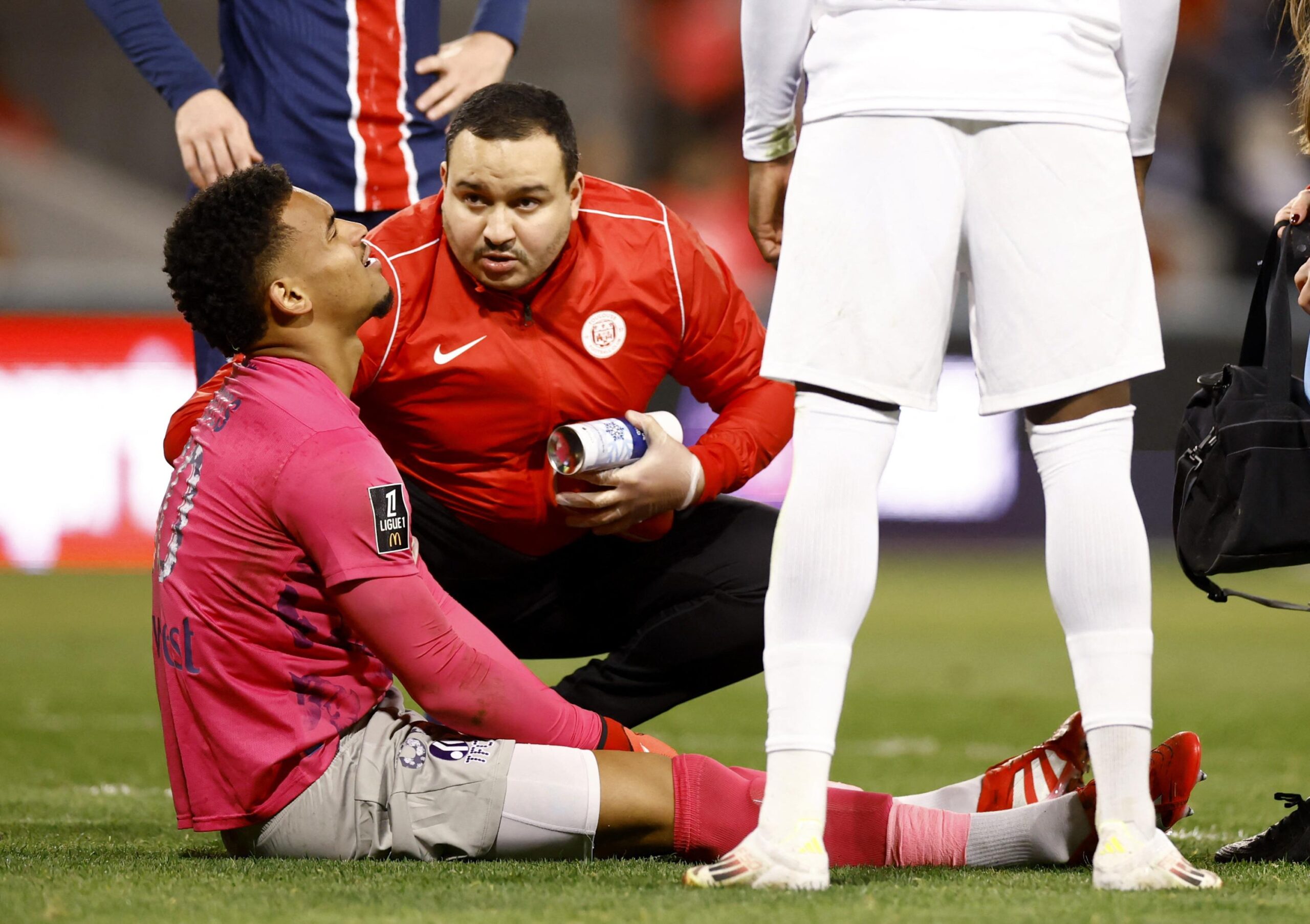 Toulouse, Guillaume Restes, Paris Saint-Germain, Ligue 1, sakatlık