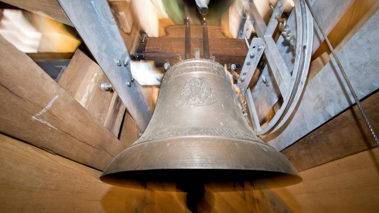 Wuppertal'de Kilise Çanları, Kilise Çanları Gece Boyu Çaldı, Teknik Arıza, Uyuyanları Uyandırdı, Kilise Yetkililerine Ulaşılamadı
