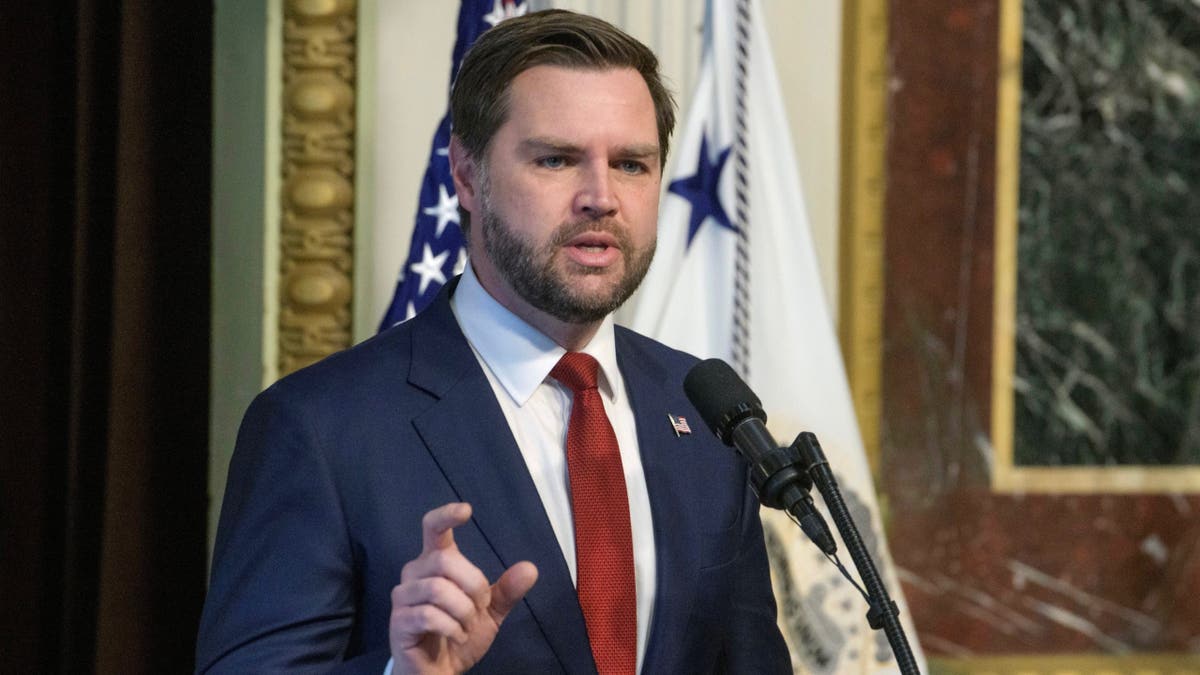 JD Vance, CPAC, ABD, Donald Trump, 2024, Başkan Yardımcısı, Cumhuriyetçi Parti, MAGA, Trump-Vance, Beyaz Saray, Kabine, Almanya, Münih Güvenlik Konferansı, Hillbilly Elegy, Bret Baier, Özel Rapor, Fox Haberleri, Pazar Sabahı Vadeli İşlemleri, Maria Bartiromo