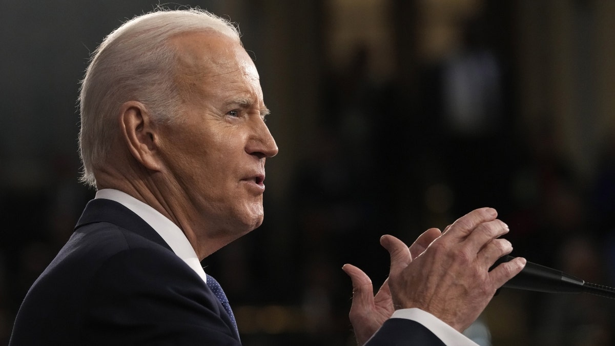 ABD 8. Daire Mahkemesi, Başkan Joe Biden'ın öğrenci kredisi affı planına son verdi, Andrew Bailey, eğitim, öğrenci kredileri, SAVE planı, Missouri Başsavcısı, Cumhuriyetçi, Demokrat, Biden yönetimi, Yüksek Mahkeme
