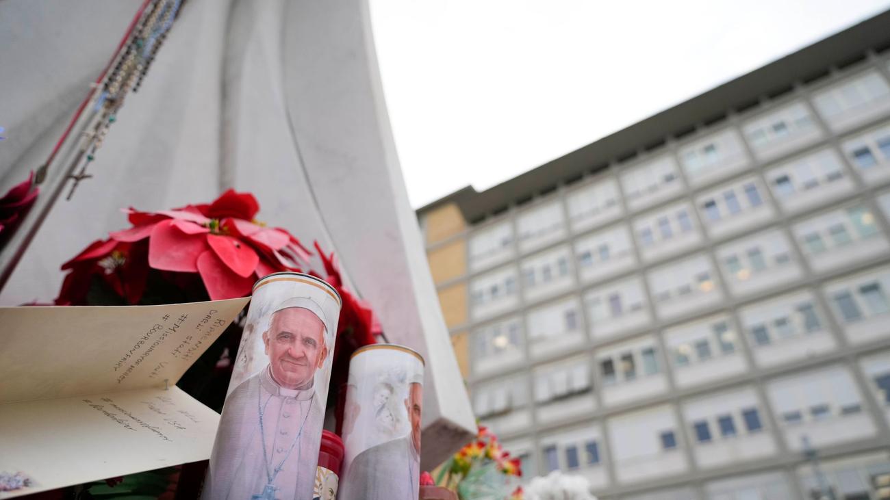 Papa Francesco, Zatürre, Gemelli Hastanesi, Vatikan, Sağlık Durumu, Katolik Kilisesi, Akciğer Enfeksiyonu, Cortison, Antibiyotikler, Solunum Yolları