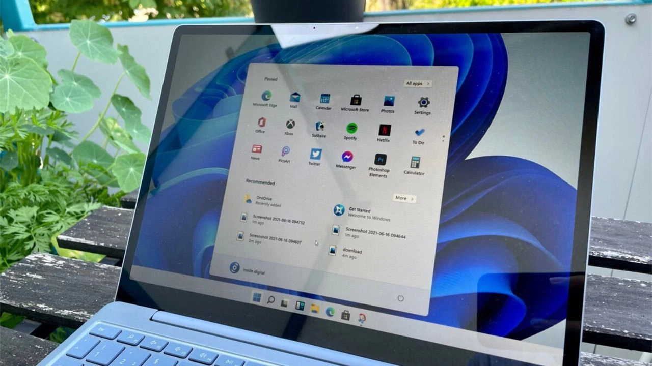Windows 11, Windows 11 Insider, Sürüm 26100.3321, Pil göstergesi, Dosya Gezgini, Hata düzeltmeleri, Paylaşım iyileştirmeleri, Masaüstü arka planı bilgileri, Başlatma Yedekleme hatırlatıcısı, Medya dosyası yükleme hızı, Görsel hatalar, Ses sorunları, USB ses cihazları, Fare ayarları, Uzak Masaüstü sorunları, Donma sorunları, Açık SSH hizmeti, Bağlantı sorunları