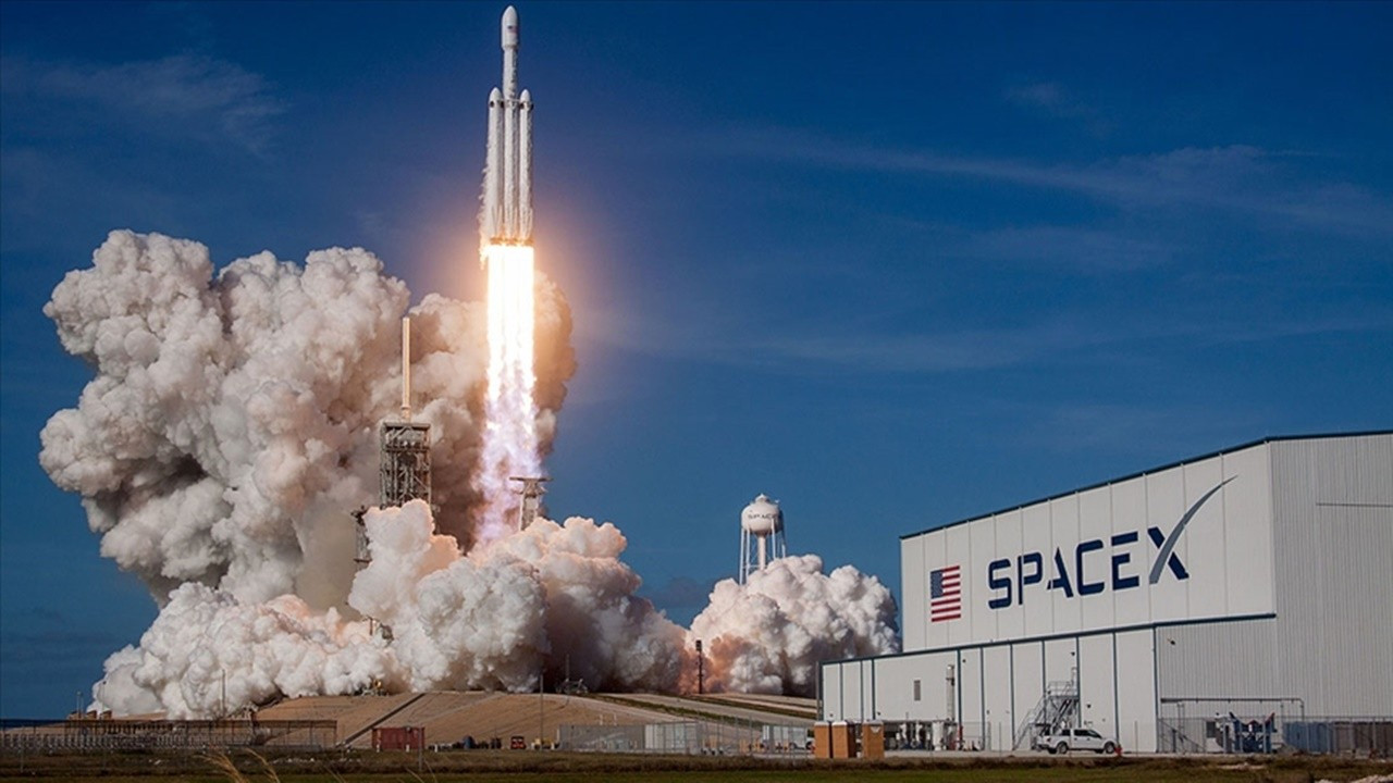 Elon Musk, SpaceX, Falcon 9 roketi, roketin ilk aşaması, Bahamalar, Cape Canaveral, Starlink uyduları, Ax-2, Euclid, Ax-3, Falcon 9 roketi ilk aşama yeniden kullanımı