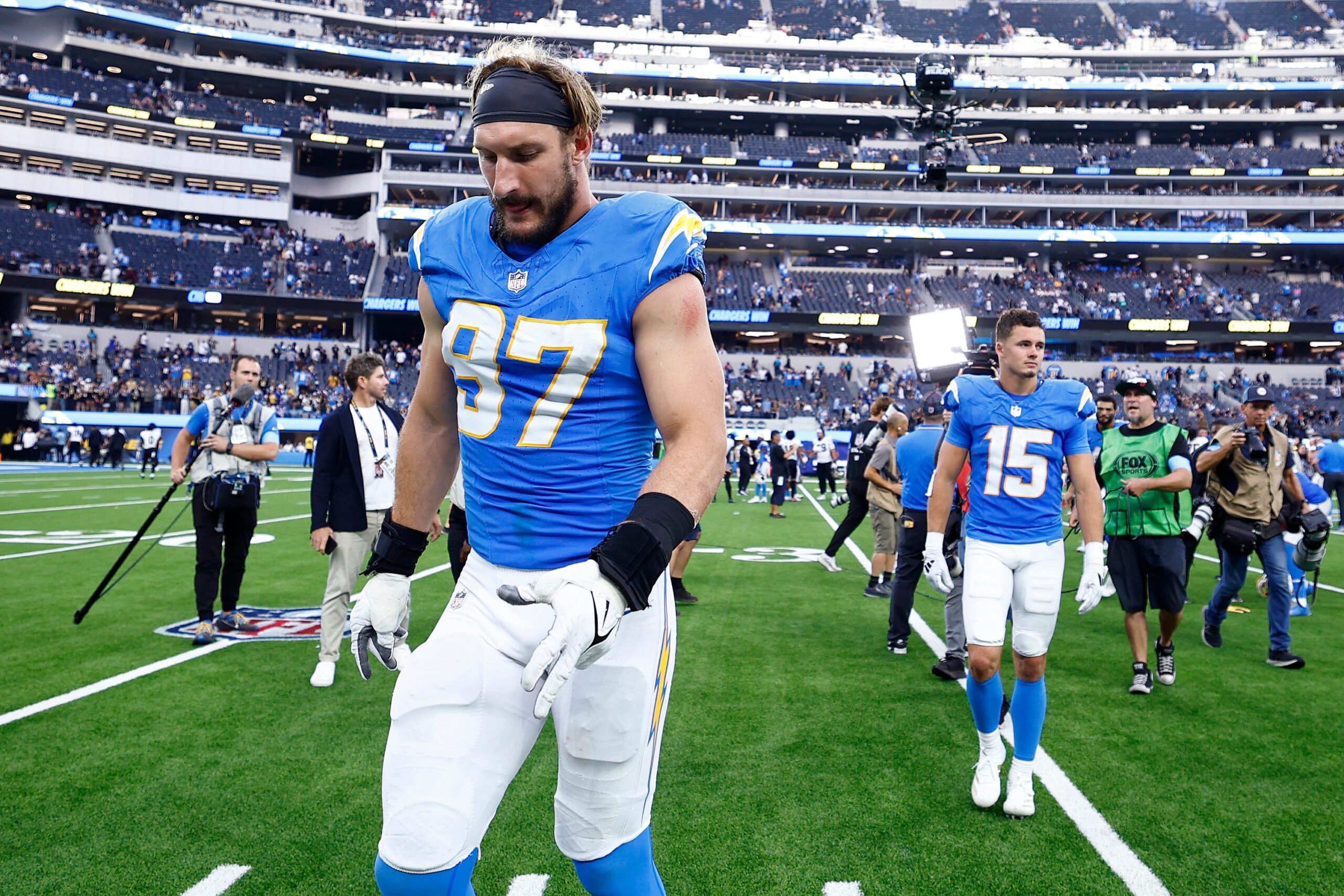 NFL, Serbest Acente Piyasası, Maaş Sınırı, Kadro Kesintisi, Oyuncu Serbest Bırakma, Mali Yönetim