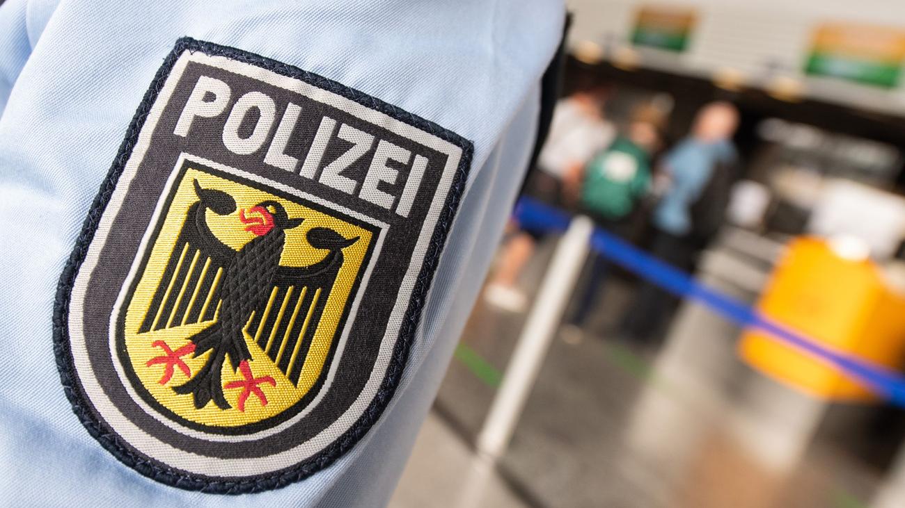 Frankfurter Flughafen, Bundespolizei, Spielzeugwaffe, Luftsicherheitskontrolle, Anscheinswaffe, Ordnungswidrigkeitsverfahren