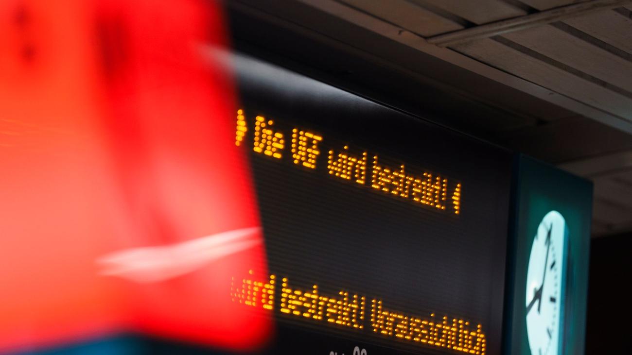 Hessen, Ulaşım, Grev, Verdi, Memurlar, Toplu Taşıma, Verspätung, Otobüs, U-Bahn