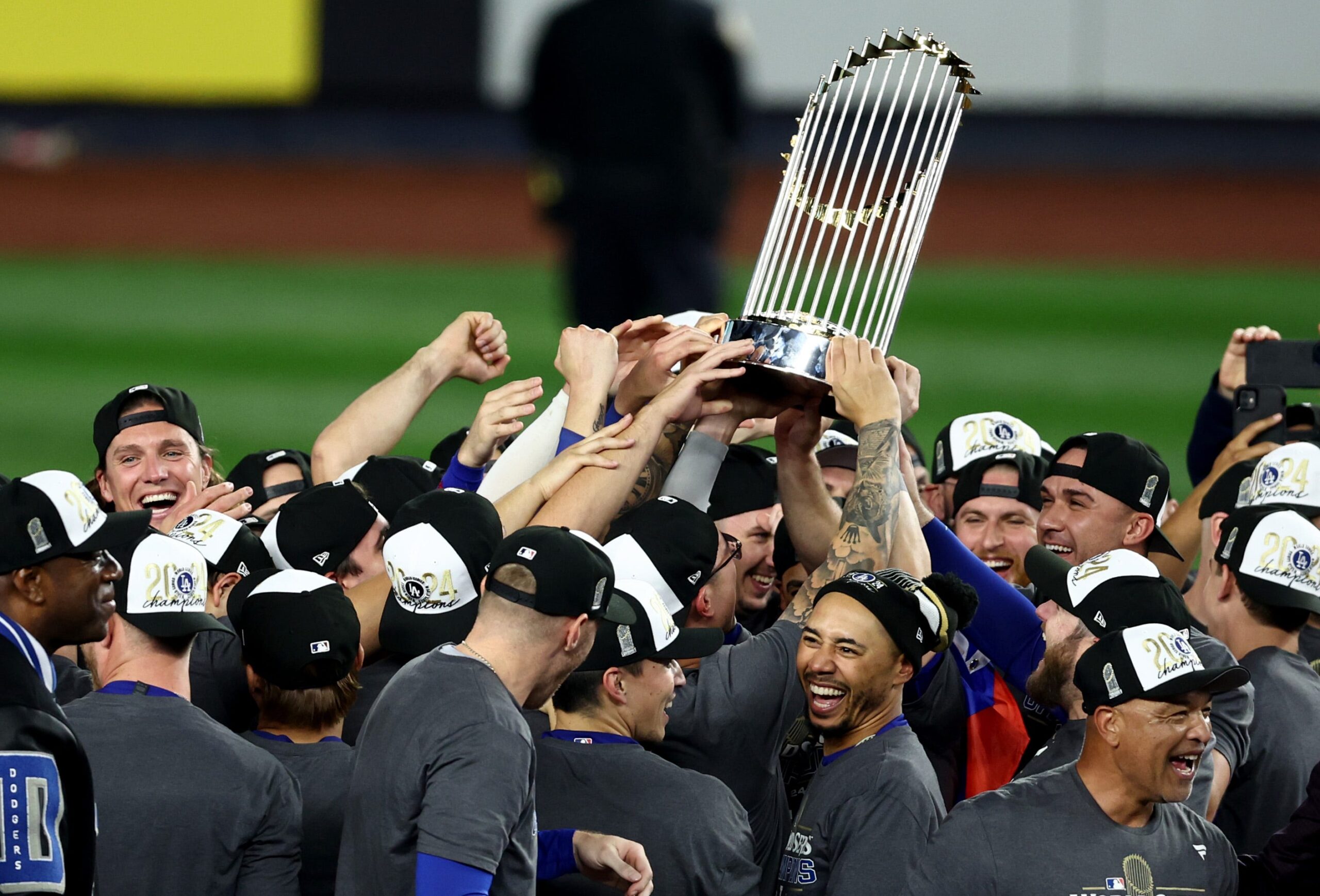 Los Angeles Dodgers, New York Yankees, Major League Baseball, salary cap, competitive balance, TV revenue, media rights