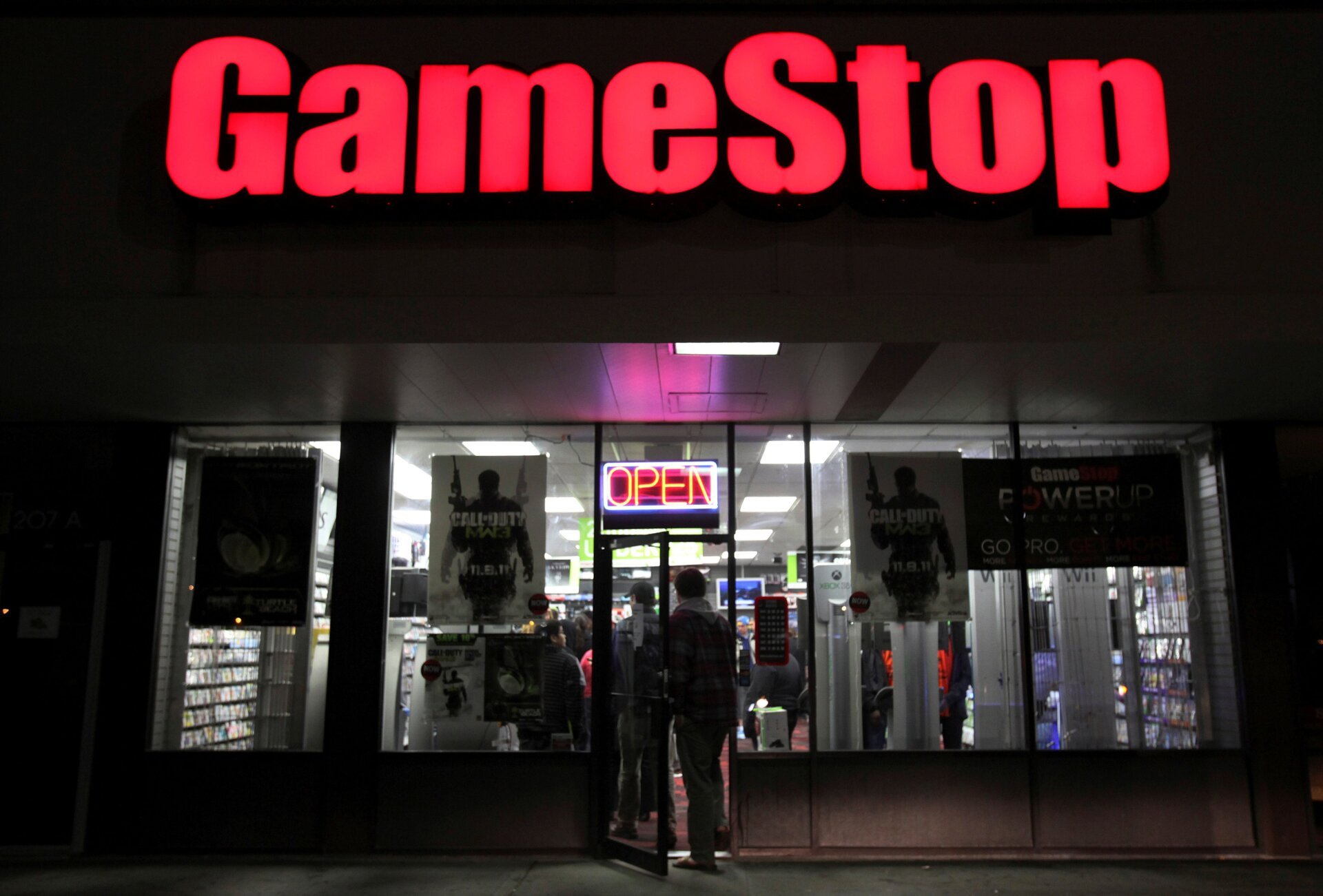 GameStop, Ryan Cohen, Wokeness, DEI, Kanada ve Fransa'dan Çıkış, Dijital Oyun Dağıtımı, Mağaza Kapatma, Sosyal Adalet, Microsoft, Abonelik Paketleri, Çok Kültürlülük, Eşitlik, Kapsayıcılık, Trump, Eleştiri, Apple, Costco, NFL