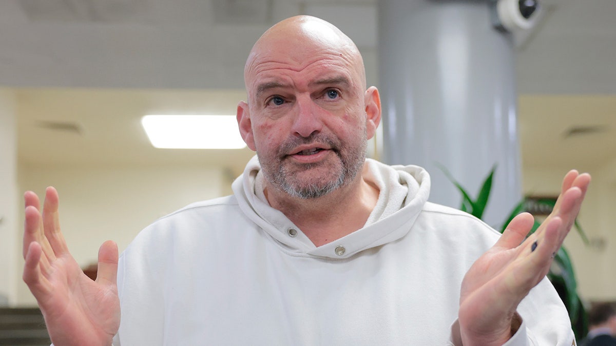John Fetterman, Senatör, Demokrat, Pennsylvania, Kadro Devir Hızı, Görevden Ayrılmalar, Tré Easton, Charlie Hills, Carrie Adams, İsrail, Gazze, Laken Riley Yasası, Cumhuriyetçiler