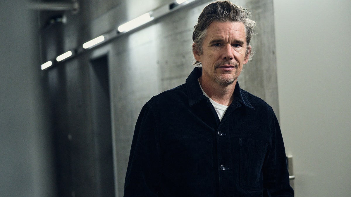 Ethan Hawke, Maya Hawke, Robert De Niro, Philip Seymour Hoffman, Instagram, sosyal medya, oyunculuk, Stranger Things, Uma Thurman