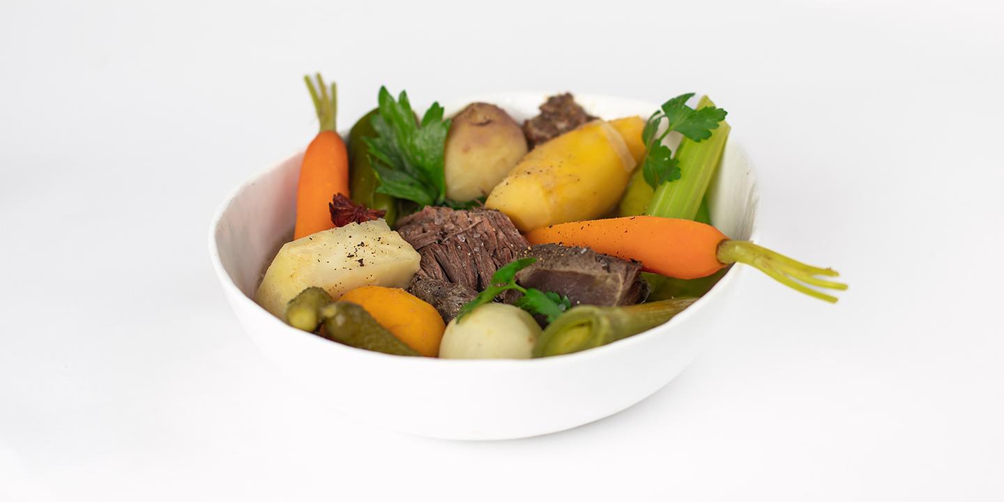 Haşlama, Soğuk pişirme, Dana eti, Otantik Fransız mutfağı, Izgara sebzeler, Garnitür, Üç saatten fazla pişirme, Bouillon, Salt, Biber, Moutard