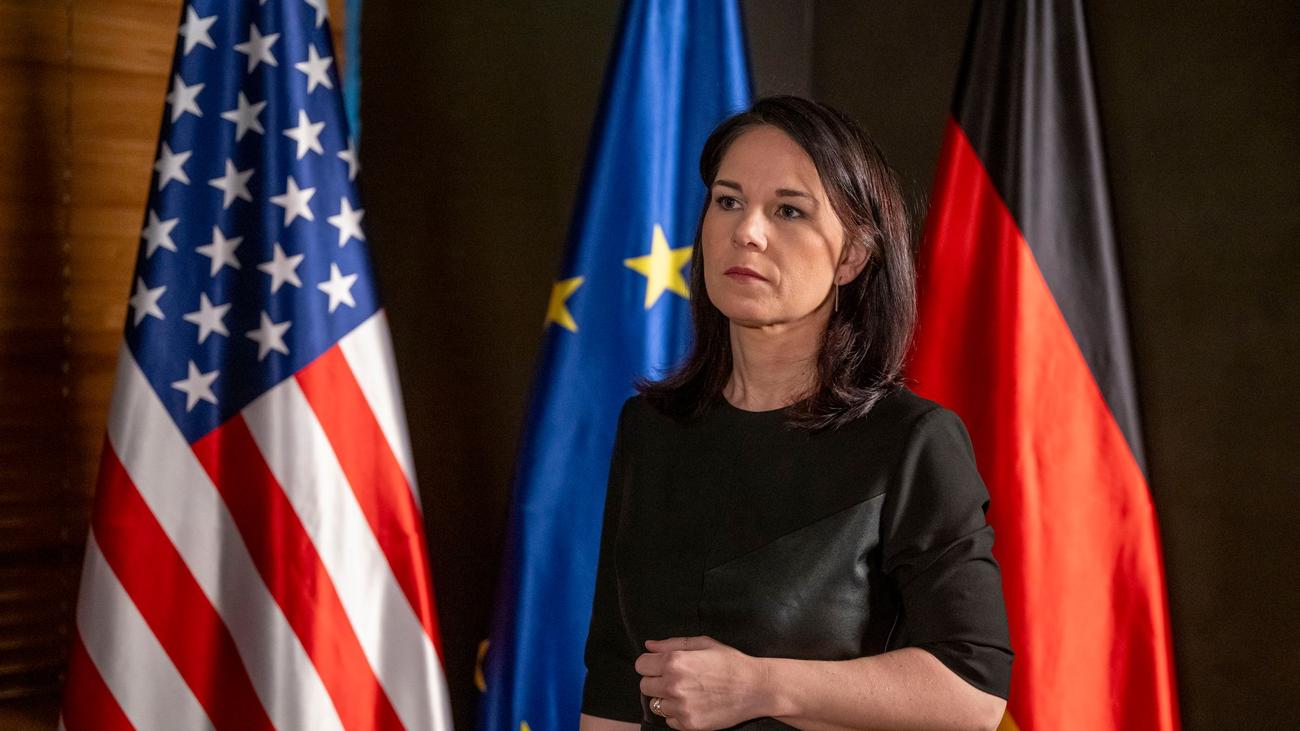 Almanya, Dışişleri Bakanı, Annalena Baerbock, Ukrayna, Amerika Birleşik Devletleri, Rusya, ABD, Avrupa, Serbest Demokrasiler, Müzakereler, Zamanlar, Değişim, Erpressung, Savaş, Barış, Destek