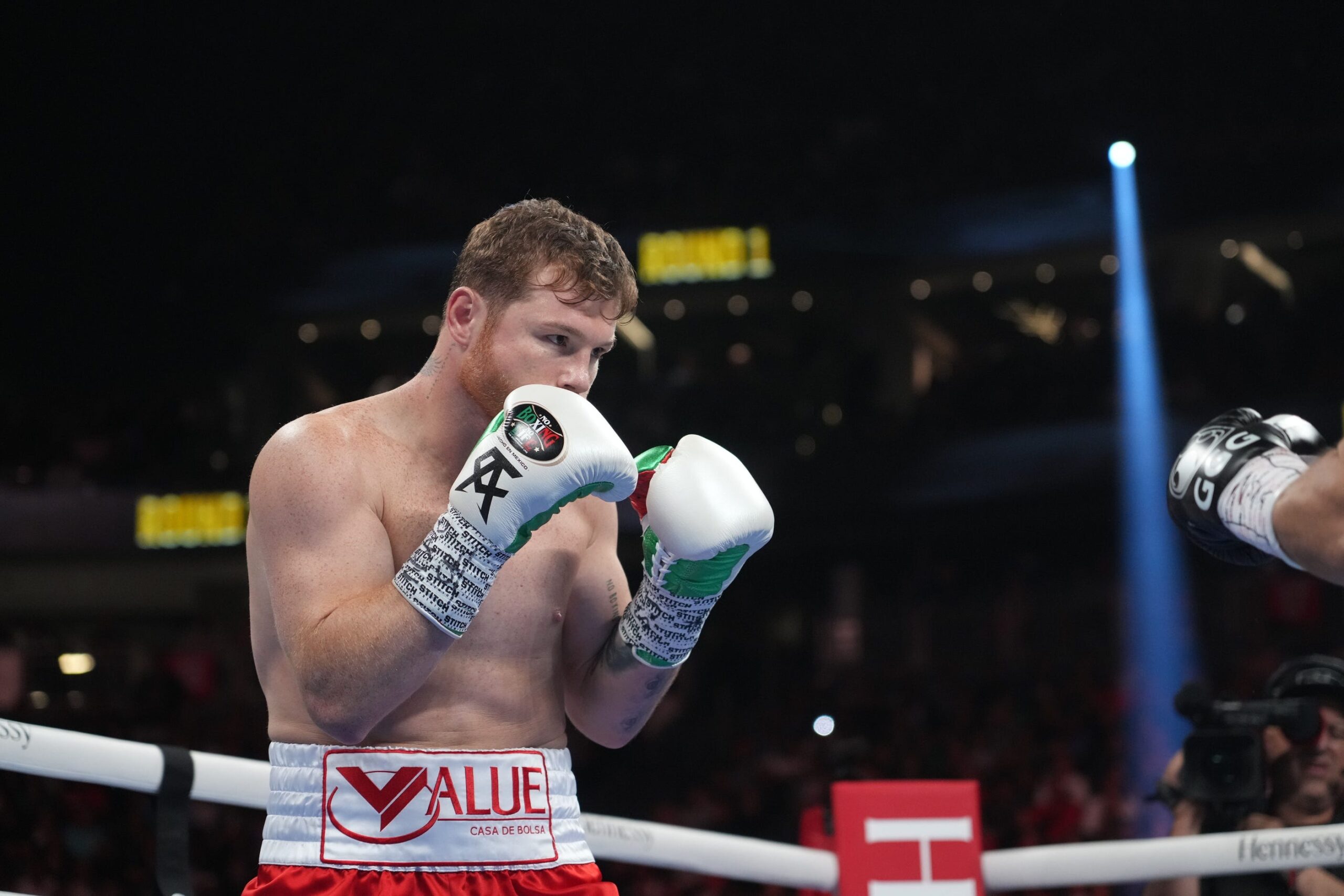Saul Canelo Alvarez, William Scull, Cinco de Mayo, super orta siklet, IBF şampiyonluğu, boks maçı, Bahis oranları, Jake Paul, Canelo Alvarez vs. William Scull