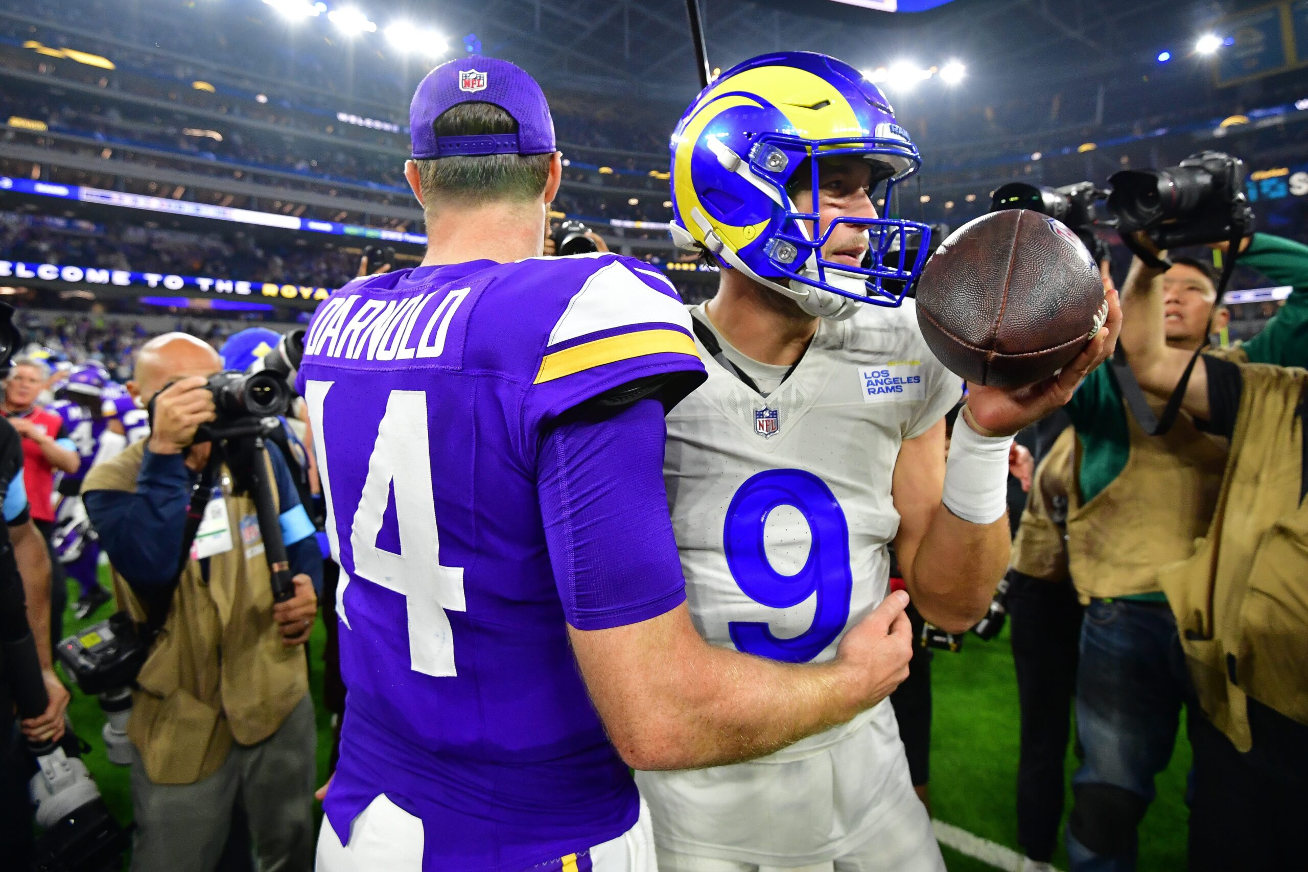 Here are some meta keywords in Turkish for the article, designed to be both relevant and potentially helpful for search engines targeting Turkish speakers interested in NFL news:

NFL, Amerikan Futbolu, Matthew Stafford, Los Angeles Rams, Sözleşme Yenileme, Transfer, Quarterback, Oyun Kurucu, Puka Nacua, Kyren Williams, Jared Verse, Les Snead, Sean McVay, Super Bowl, Playofflar, Detroit Lions, Takas, Sam Darnold, Minnesota Vikings, Draft, Shedeur Sanders, Cam Ward, Jaxson Dart, Tennessee Titans, Cleveland Browns, Las Vegas Raiders, New York Jets, Aaron Rodgers, Russell Wilson, Justin Fields, Brock Purdy, San Francisco 49ers, Pittsburgh Steelers, New York Giants, Brian Daboll, Joe Schoen, Serbest Oyuncular, Haberler, Analiz, Spor
