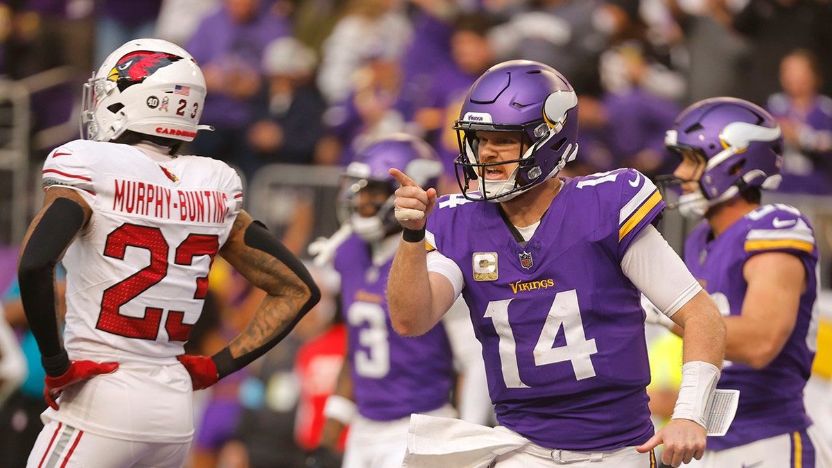 NFL, serbest oyuncu, quarterback, QB1, Sam Darnold, Justin Fields, Russell Wilson, Aaron Rodgers, Pittsburgh Steelers, Minnesota Vikings, New York Jets, futbol, transfer, sözleşme, draft, NFL Draft 2018, Ben Roethlisberger, Pete Carroll, Seattle Seahawks, Las Vegas Raiders, spor haberleri, Fox News Sports
