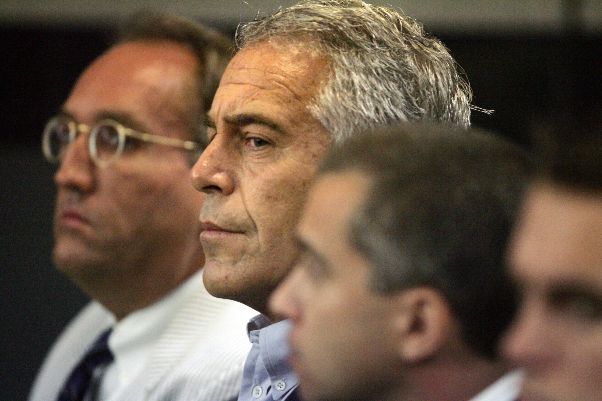 Jeffery Epstein, Uçuş kayıtları, Pam Bondi, ABD Başsavcısı, Cinsel suçlar, Donald Trump, Belgeler, New York Metropolitan Islah Merkezi, Palm Beach, Sex ticareti, Greta Cross, USA TODAY
