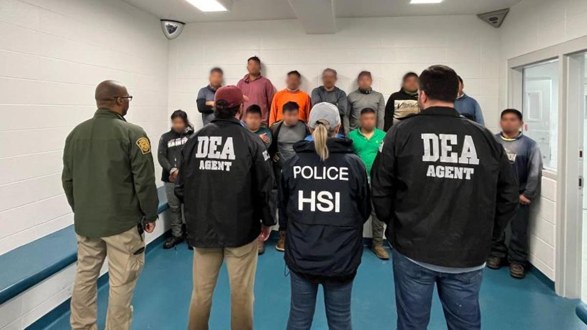 federal göçmenlik ajanları, yasadışı göçmenler, işyeri baskını, Mississippi, Gulf Coast Prestress Partners, ICE, U.S. Border Patrol, Trump yönetimi, göçmenlik yasaları, işveren sorumlulukları, Meksika, Guatemala, Honduras, kaçmaya teşebbüs, Office of Refugee Resettlement
