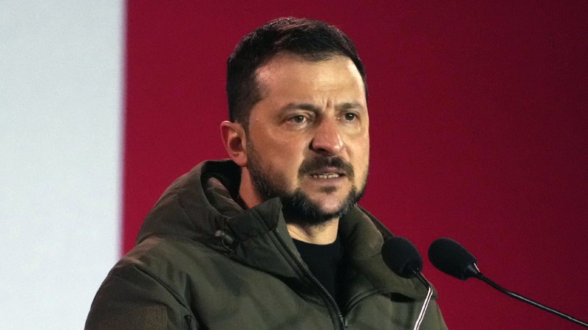 Volodymyr Zelenskyy, Donald Trump, Ukrayna, ABD, NATO, Rusya, Müzakereler, Anlaşma, Madenler, Yardım, İlişkiler, Savaş, BM, Eleştiriler, Görüşme, Putin, Dış Politika, Haberler
