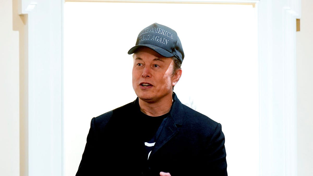 Elon Musk, Donald Trump, DOGE, Department of Government Efficiency, hükümet verimliliği, federal çalışanlar, productivity email, verimlilik e-postası, tech support, teknik destek, bütçe açığı, budget deficit, ulusal borç, national debt, federal workers, hükümet bilgisayar sistemleri, government computer systems, OPM, Office of Personnel Management, personel yönetimi ofisi, Karoline Leavitt, mali yıl 2026, finansal yıl 2026
