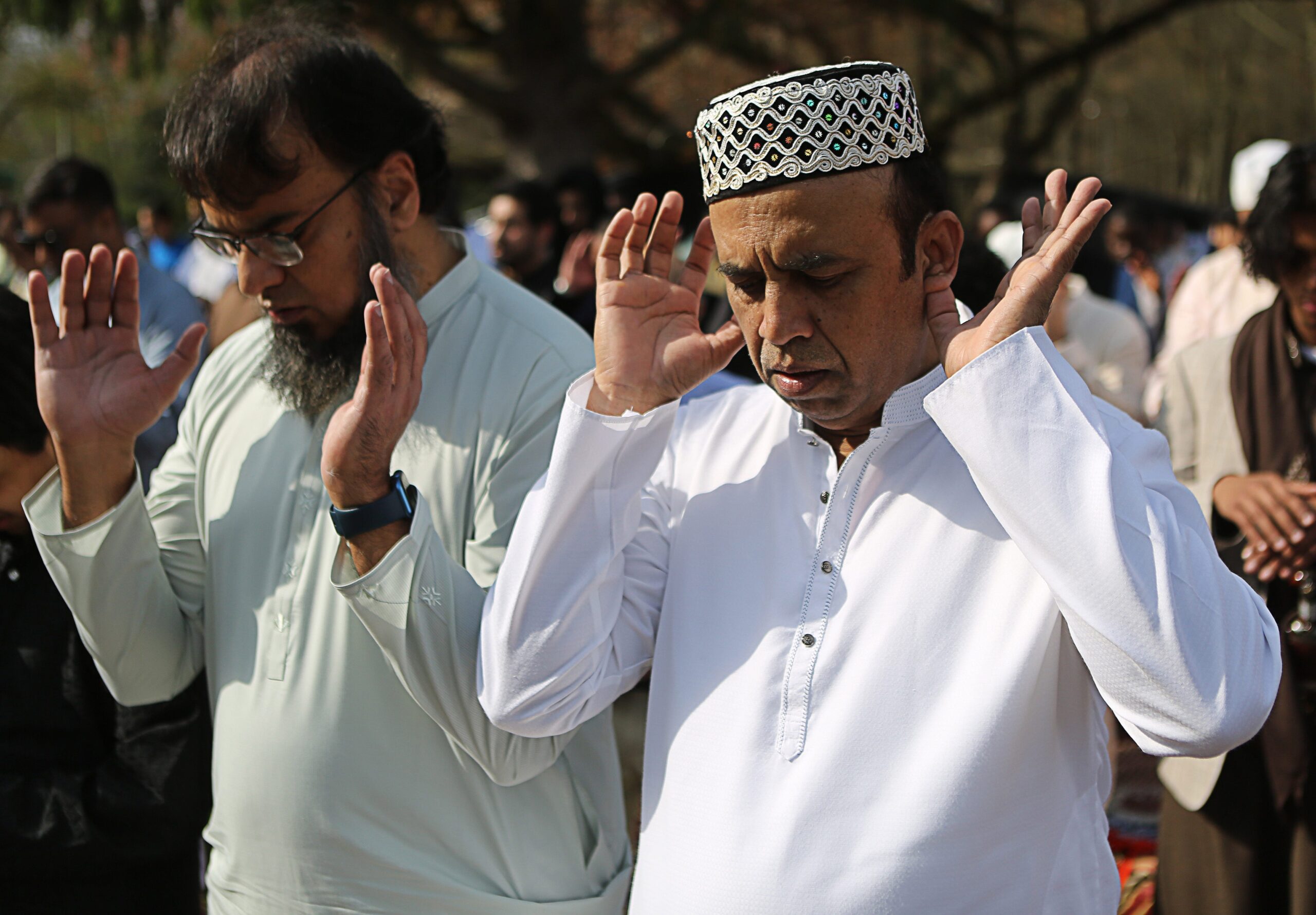 Ramadan 2025, Ramazan, Müslümanlar, İslam, oruç, Kuran, Peygamber Muhammed, İftar, Sahur, Eid al-Fitr, Fitre Bayramı, Laylat al-Qadr, Kadir Gecesi, İslami takvim, Hicri takvim, Zekat, sadaka, dua, ibadet, topluluk, dini törenler, Müslüman bayramları, dini bilgiler, aylık oruç, din