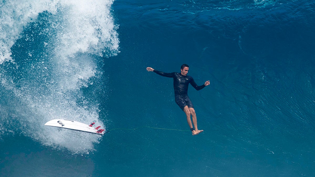 Makai McNamara, Banzai Pipeline, sörf kazası, Eli Olson, CPR, indüklenmiş koma, Liam McNamara, sörf kurtarma, Hawaii, sörfçü, cankurtaran, sörf yaralanması
