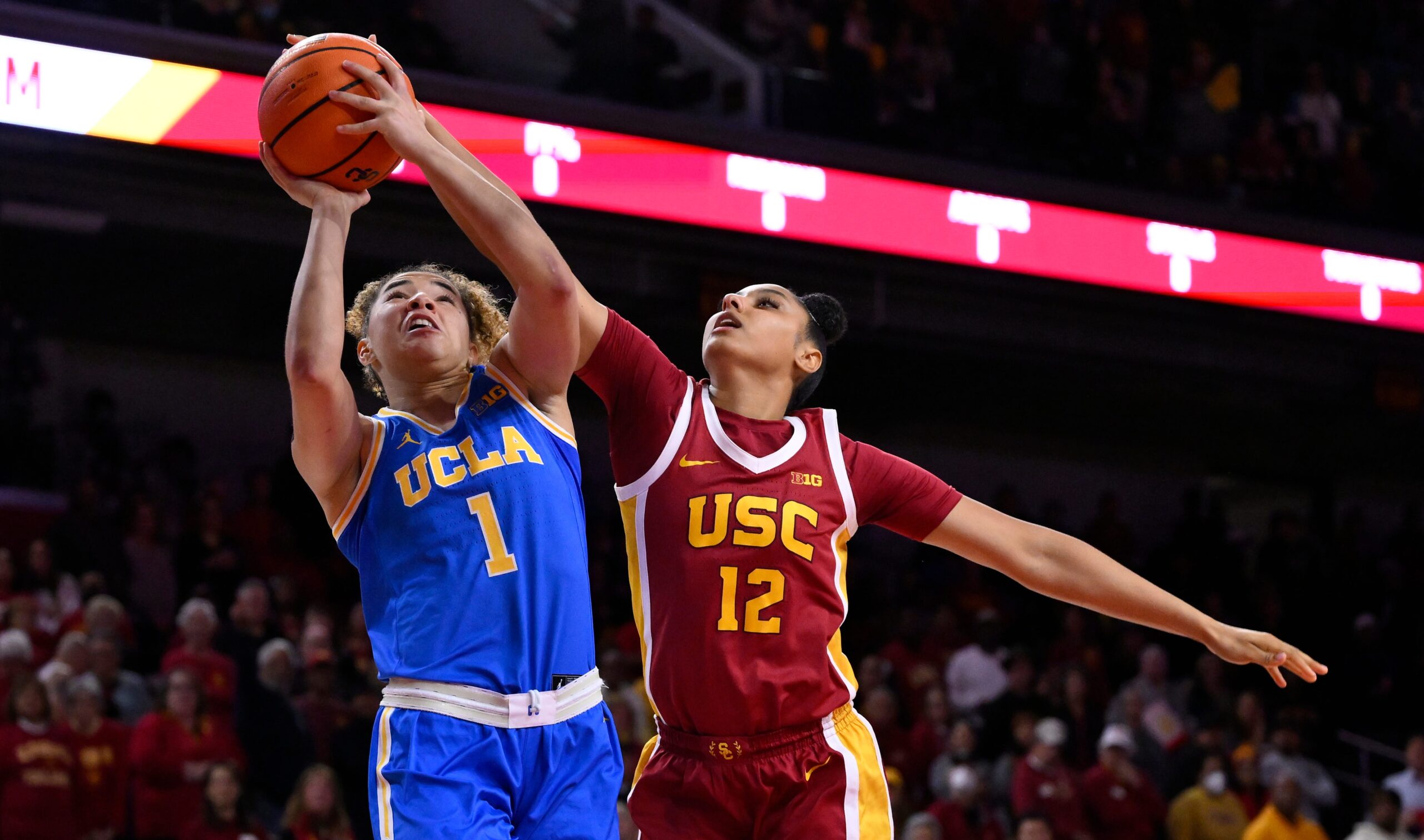 Meta anahtar kelimeler için en uygun seçenekler şunlar olabilir:

USC Kadın Basketbolu, UCLA Kadın Basketbolu, JuJu Watkins, Lauren Betts, Big Ten Kadınlar Turnuvası, NCAA Kadınlar Turnuvası, Kolej Basketbolu, Basketbol Yayını, Basketbol Tahmini, Pauley Pavilion, USC Bruins, UCLA Trojans, Kadın Basketbolu Maçı
