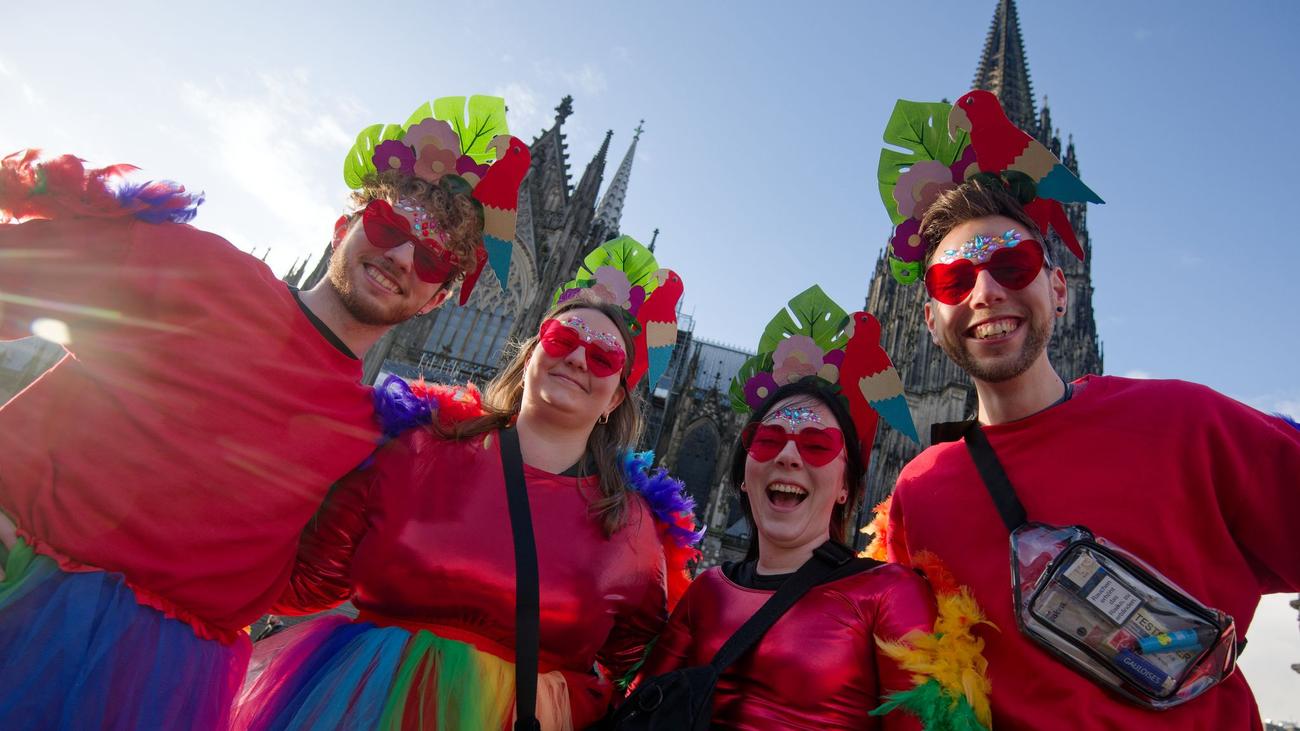 Karneval, Karnaval havası, Almanya, Alman hava durumu servisi, DWD, sokak karnavalı, hava tahmini, sıcaklık, yağmur, sis, buzlanma, Kuzey Ren-Vestfalya, Rosenmontag, Lale Pazar, geçit töreni
