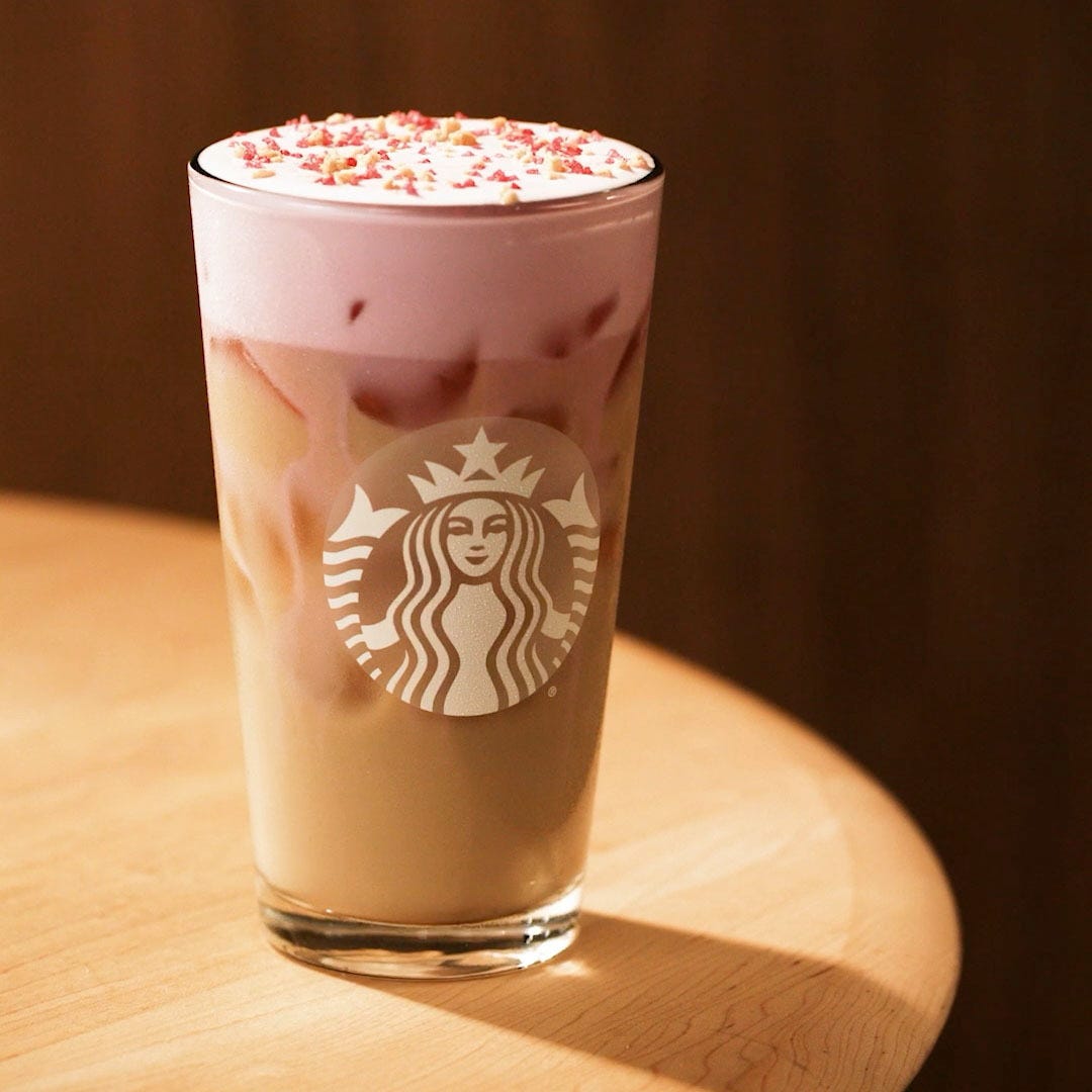 Starbucks, İlkbahar Menüsü, Buzlu Vişneli Chai, Lavanta İçecekleri, Jalapeño Tavuklu Cep, Vişne Kremalı Soğuk Köpük, Lavanta Kremalı Soğuk Köpük, Truff Sos, Jalapeño Lime Sos, İlkbahar Temalı Bardaklar, Misha Tyutyunik, Sanatçı İşbirliği Serisi
